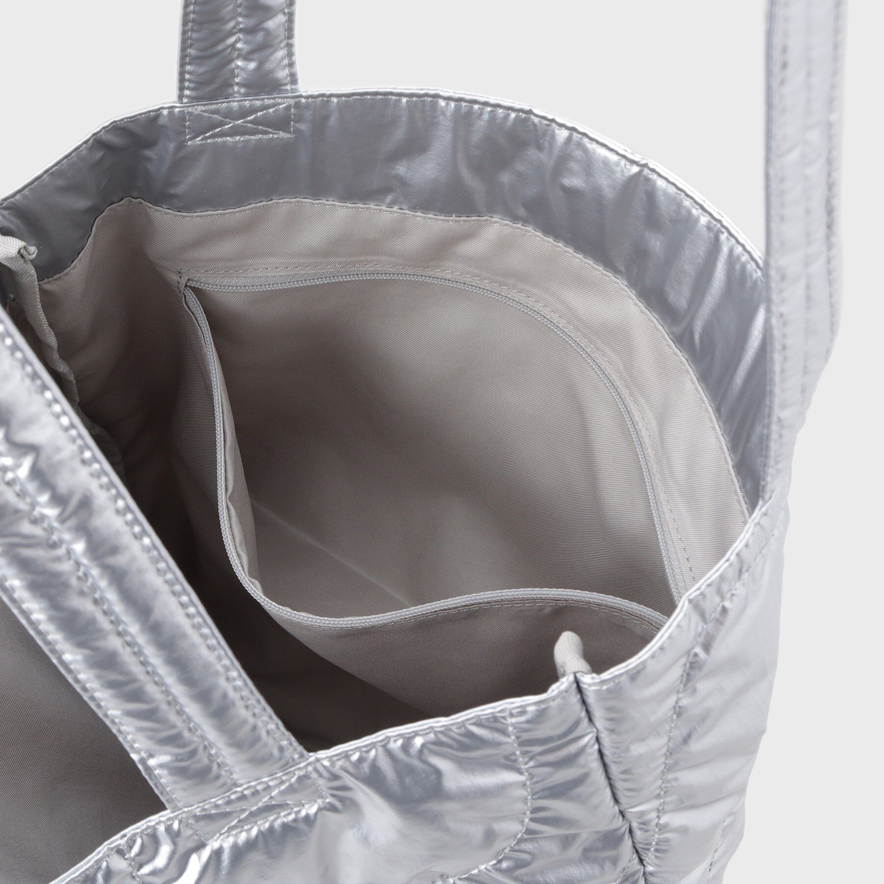 INDIVI「【A4サイズ対応】シャイニーキルトトート」|トートバッグ|