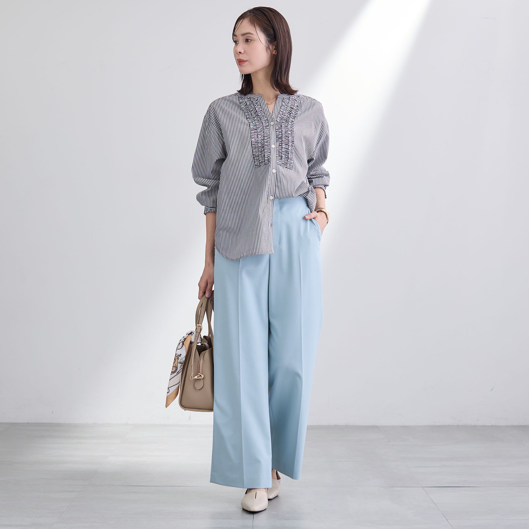 INDIVI「【洗える】胸元タックフリル長袖ブラウス」|シャツ・ブラウス|