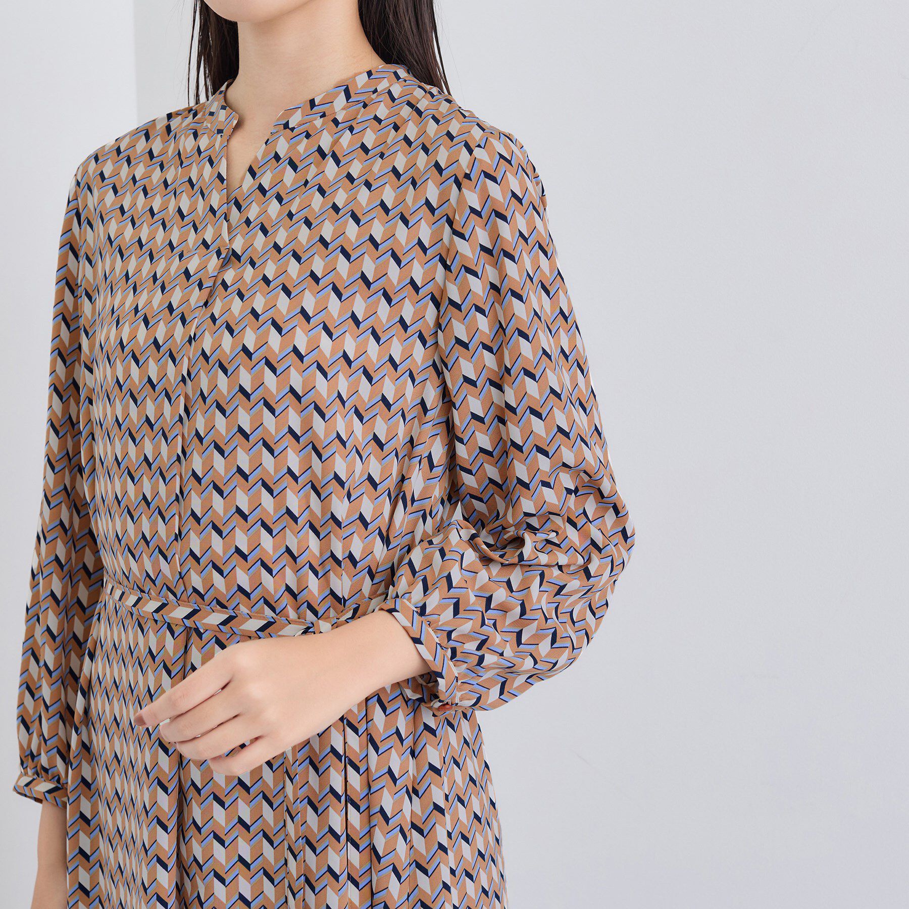 INDIVI「【洗える／オリジナル柄】ジオメプリント フレアワンピース」|ワンピース|