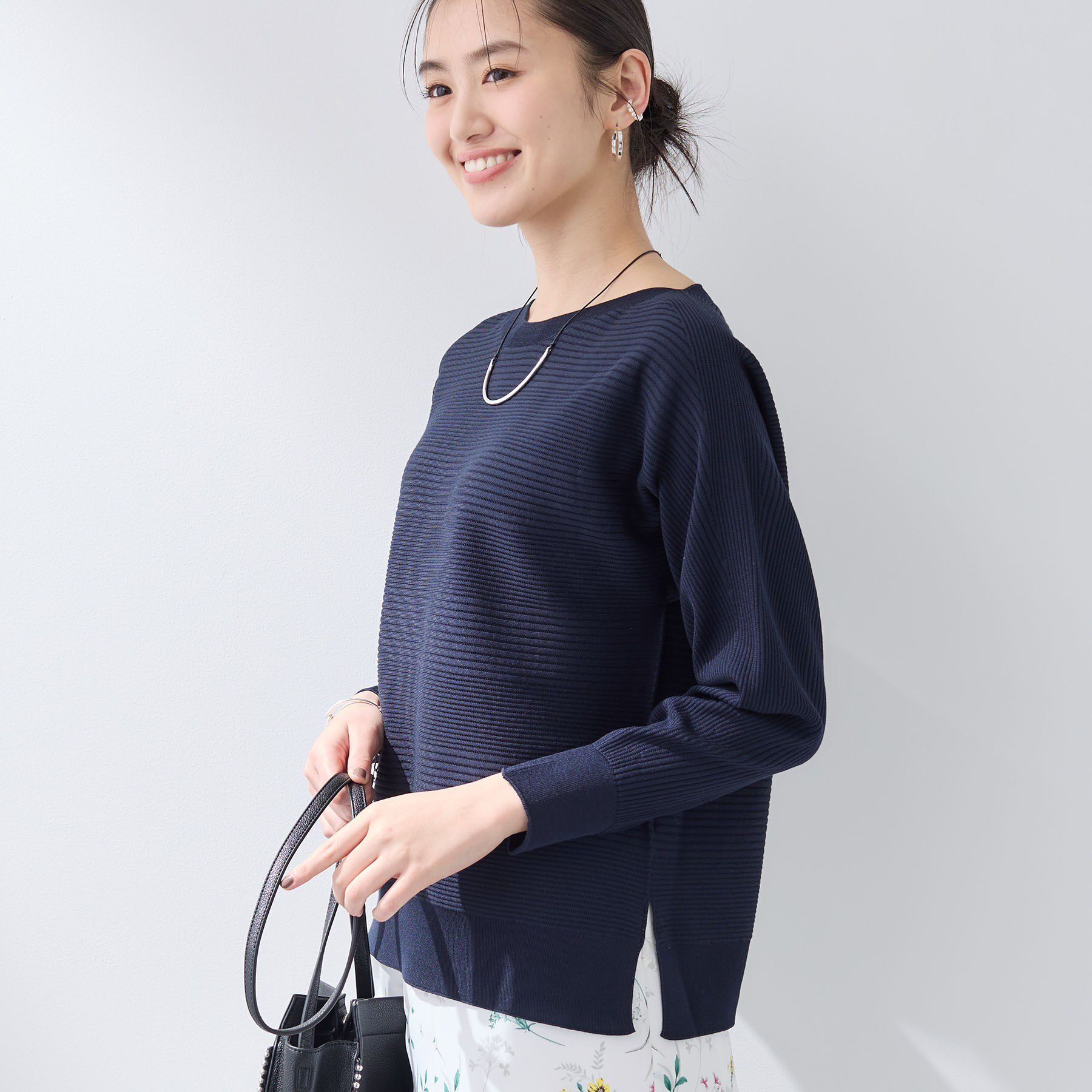 INDIVI「【洗える／キレイ色】体型カバー無縫製ニット」|ニット・セーター|