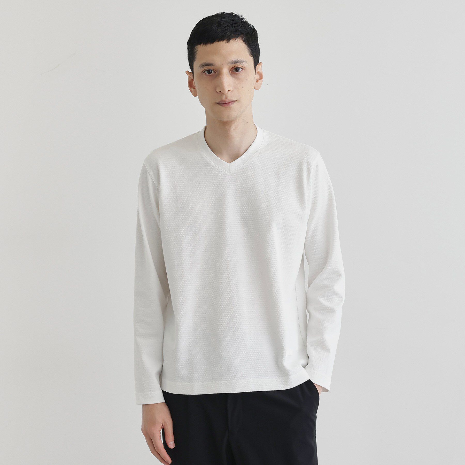 TAKEO KIKUCHI「【尾州織】ブリスタ Vネック カットソー」|Tシャツ・カットソー|ホワイト(001)