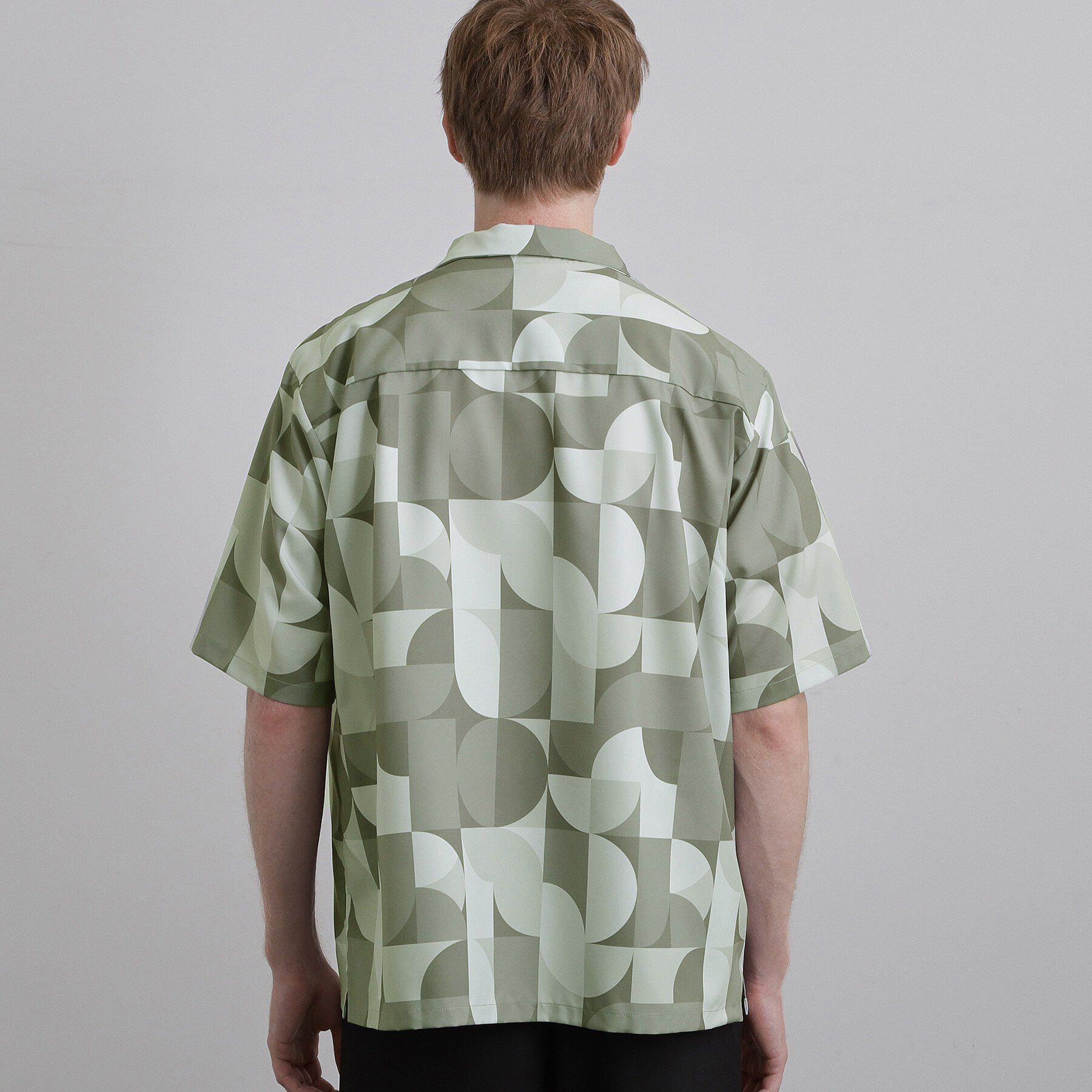 tk.TAKEO KIKUCHI「幾何学プリントシャツ」|シャツ・ブラウス|