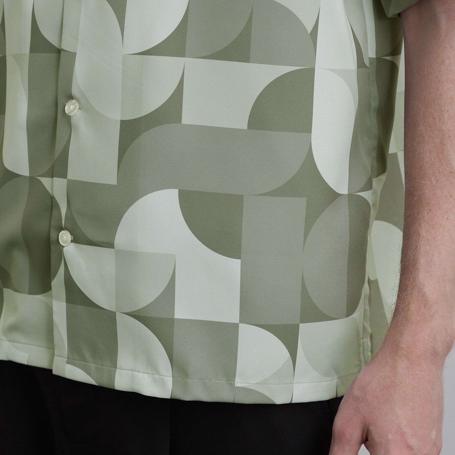 tk.TAKEO KIKUCHI「幾何学プリントシャツ」|シャツ・ブラウス|