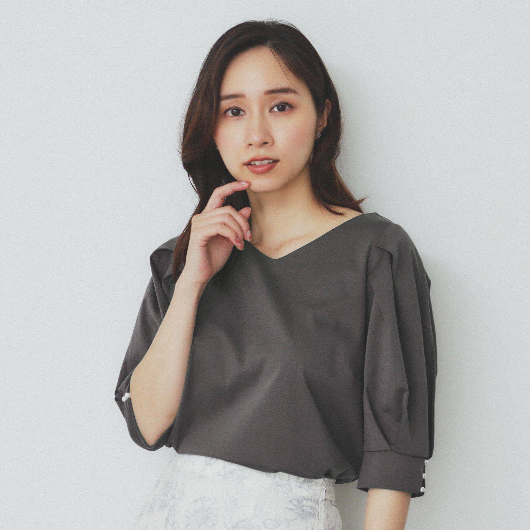 index「《5色展開》Vネックタックパフスリーブトップス【洗濯機洗い可/UVケア/接触冷感】」|Tシャツ・カットソー|