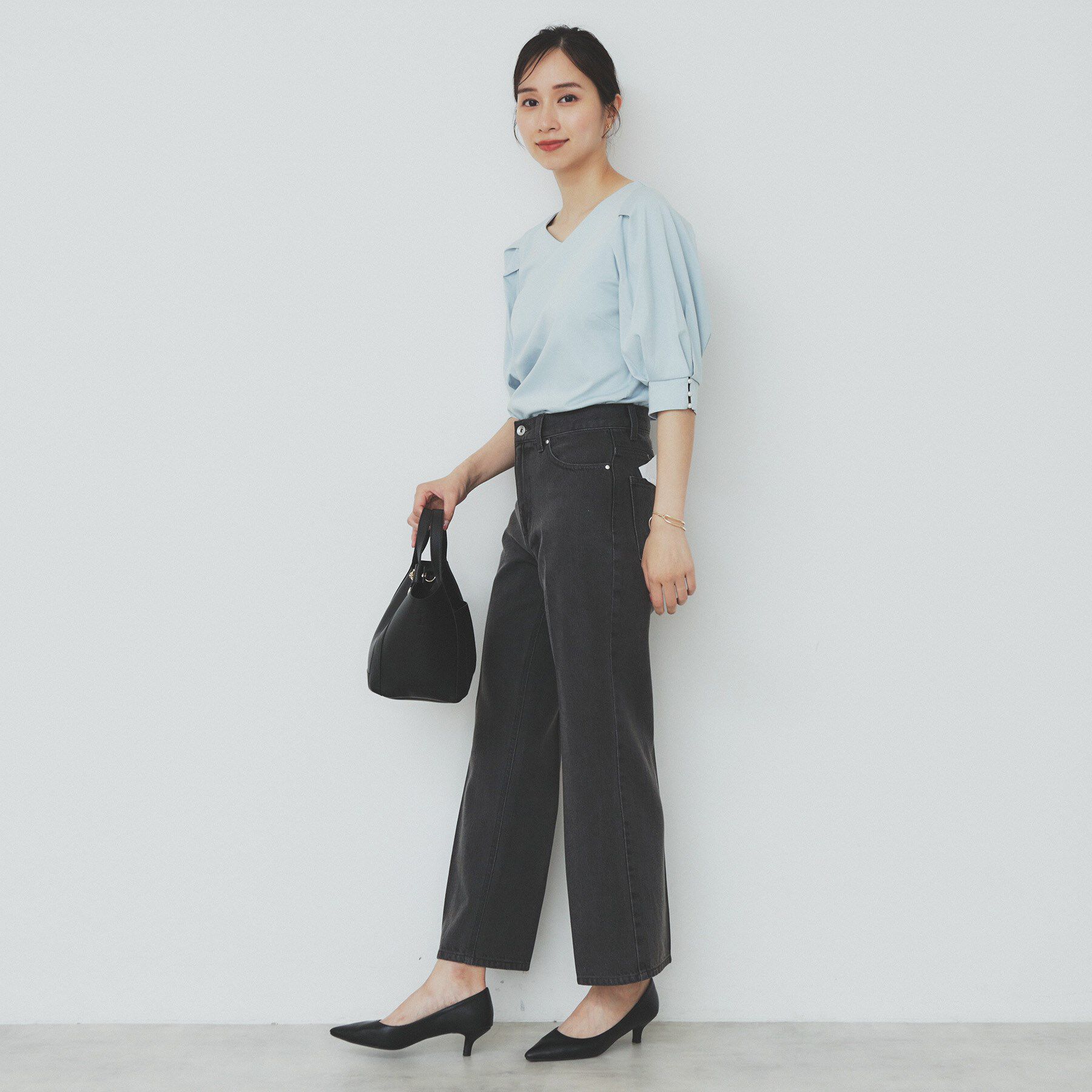 index「《5色展開》Vネックタックパフスリーブトップス【洗濯機洗い可/UVケア/接触冷感】」|Tシャツ・カットソー|