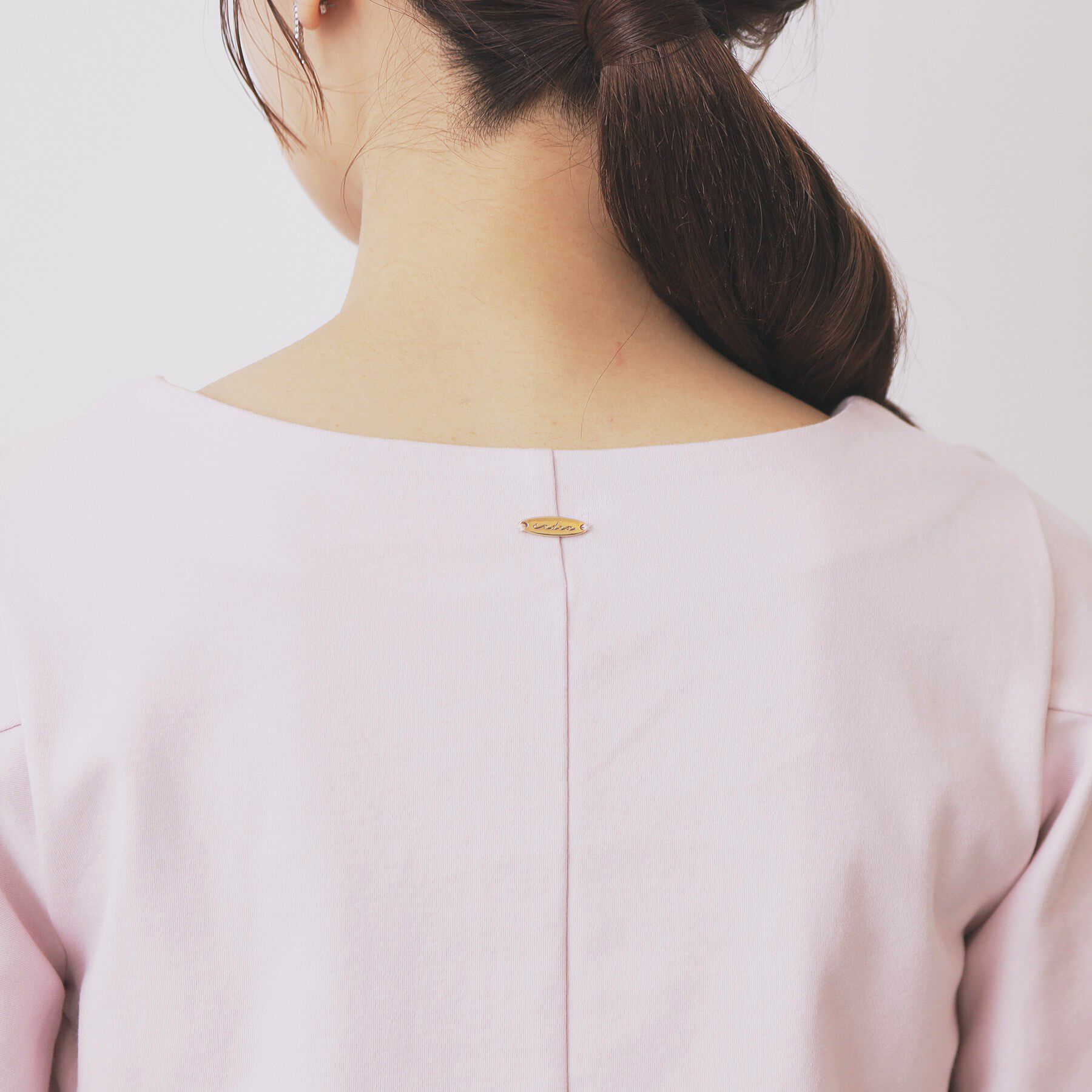 index「パフスリーブツイストタックトップス【洗濯機可/接触冷感/UVケア】」|Tシャツ・カットソー|