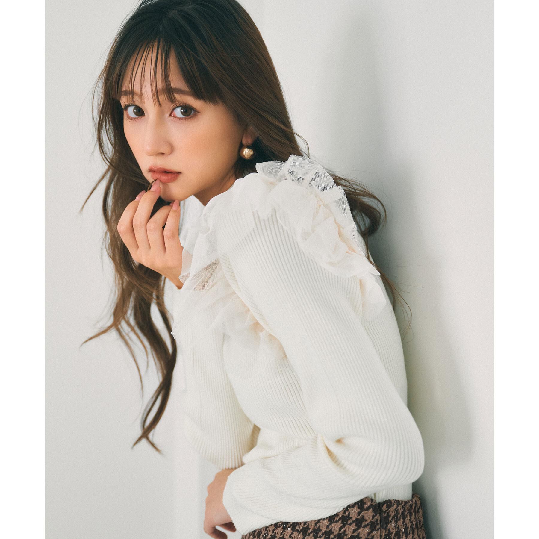 index「ショルダーチュールフリルハイネックニット【洗濯機OK/抗ピル】」|ニット・セーター|