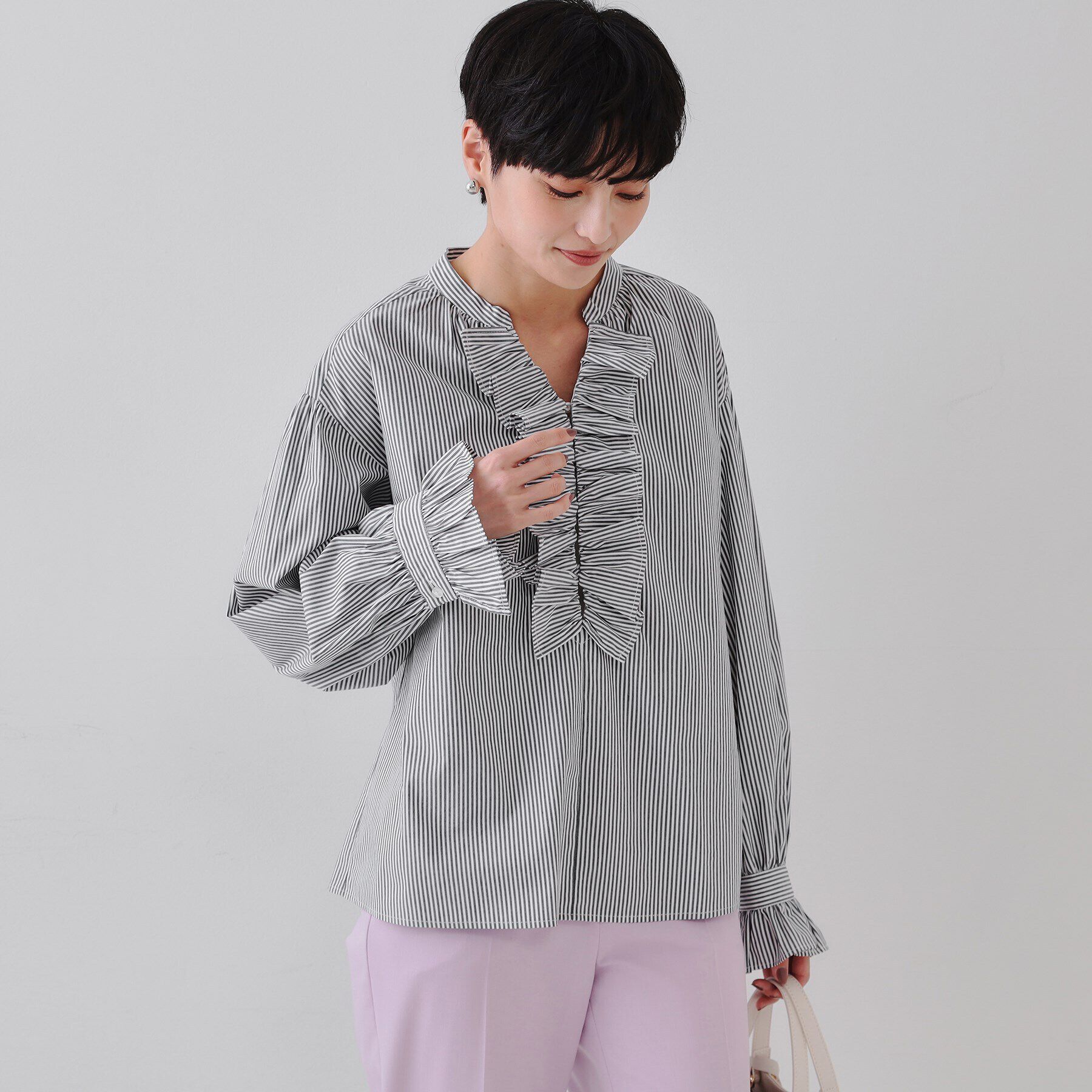 OPAQUE.CLIP「フロントフリルブラウス【洗濯機洗い可】」|シャツ・ブラウス|ホワイト(301)