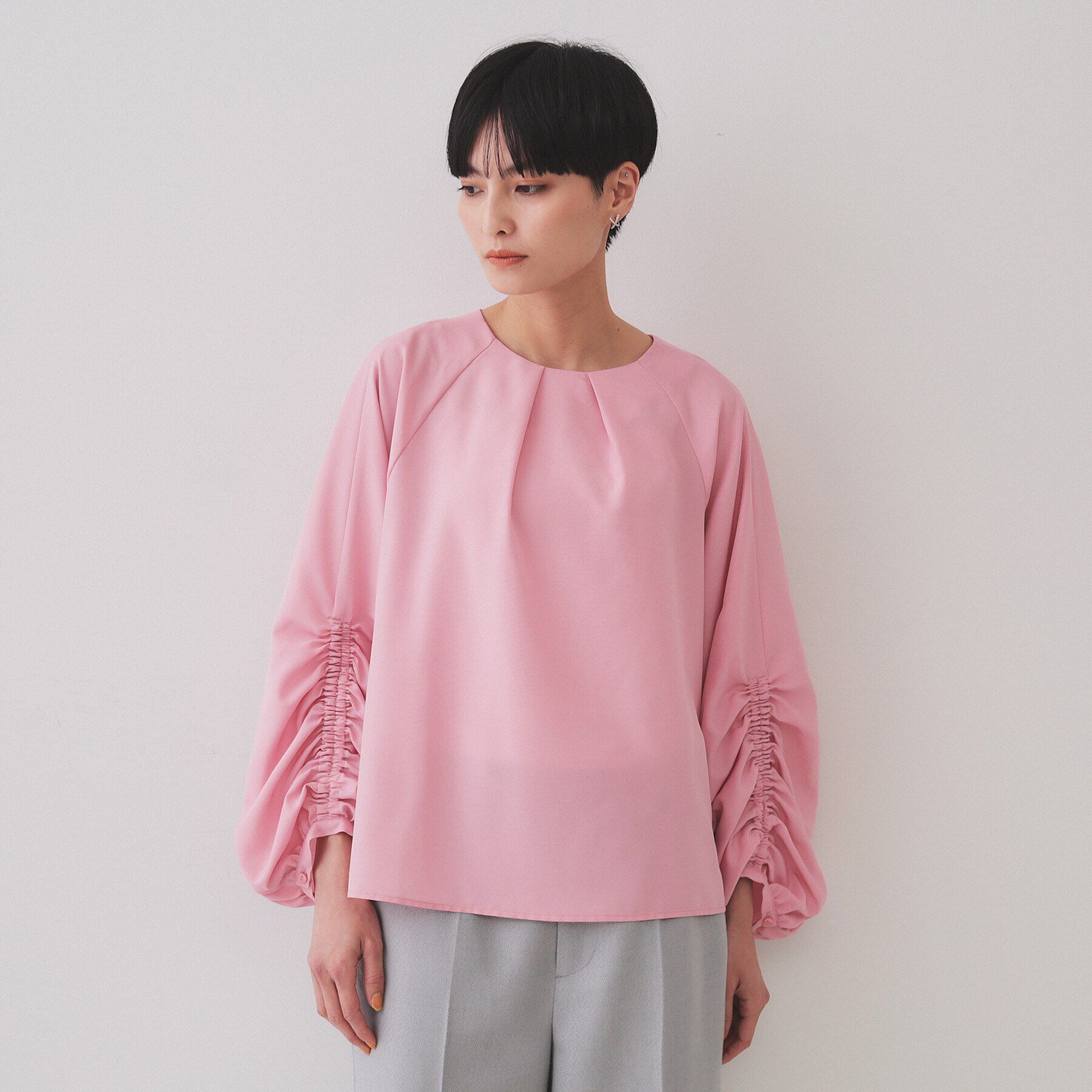 OPAQUE.CLIP「シャーリングスリーブブラウス【洗濯機洗い可】」|シャツ・ブラウス|