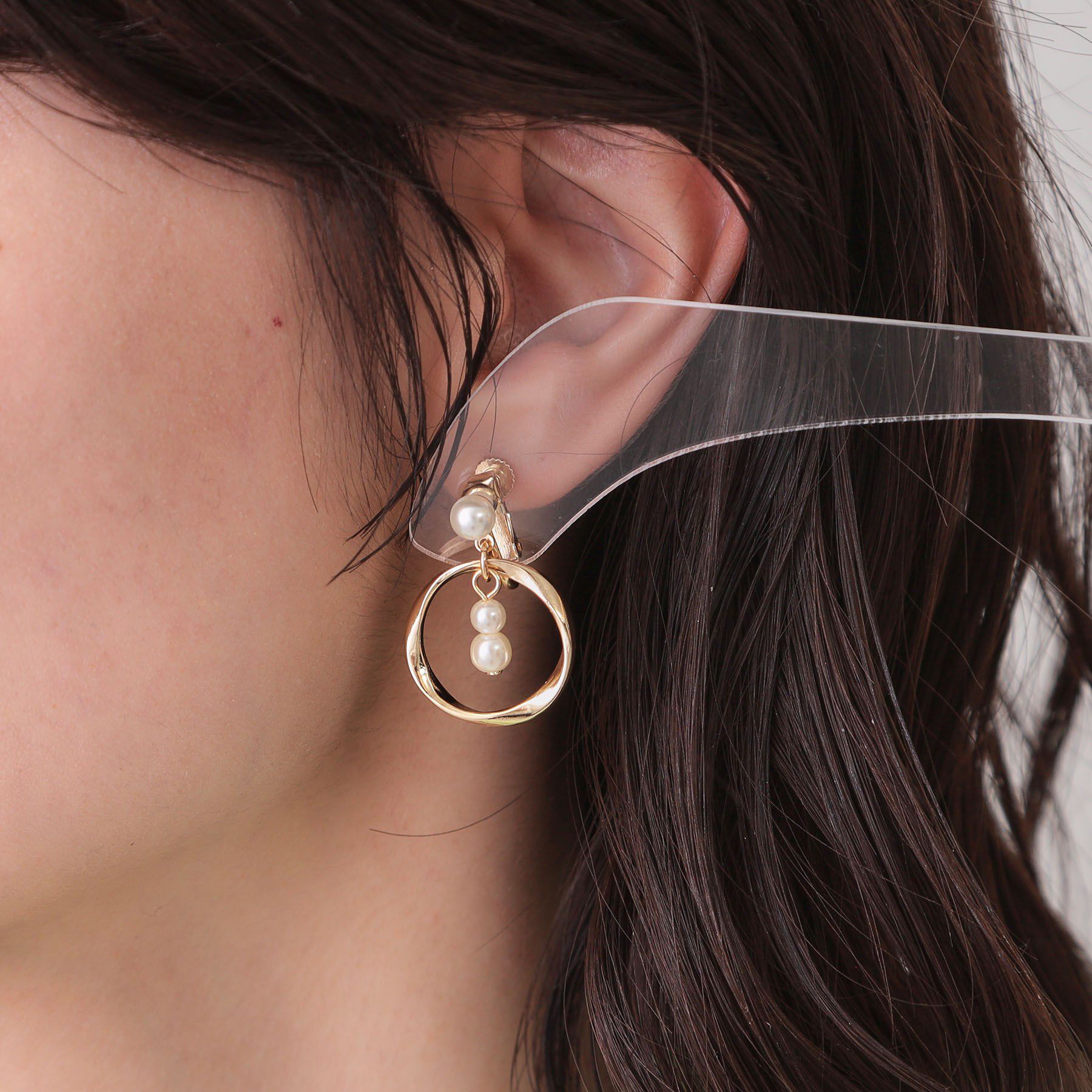 OPAQUE.CLIP「フェイクパール&times;リングメタル イヤリング」|イヤリング|