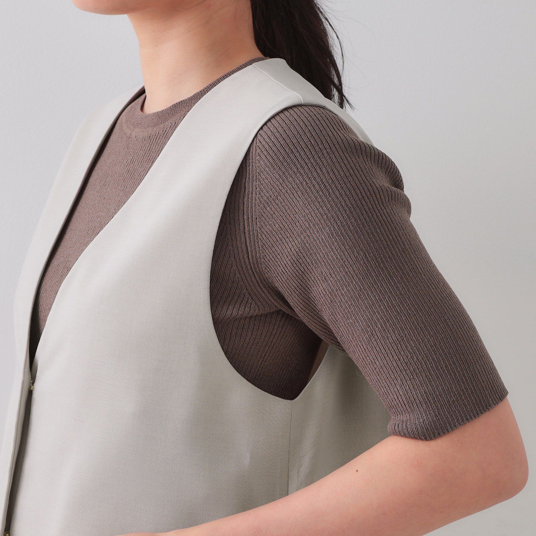 OPAQUE.CLIP「ストレッチVネックジレ/セットアップ対応【UV/接触冷感/洗濯機洗い可/抗ピル】」|ベスト・ジレ|