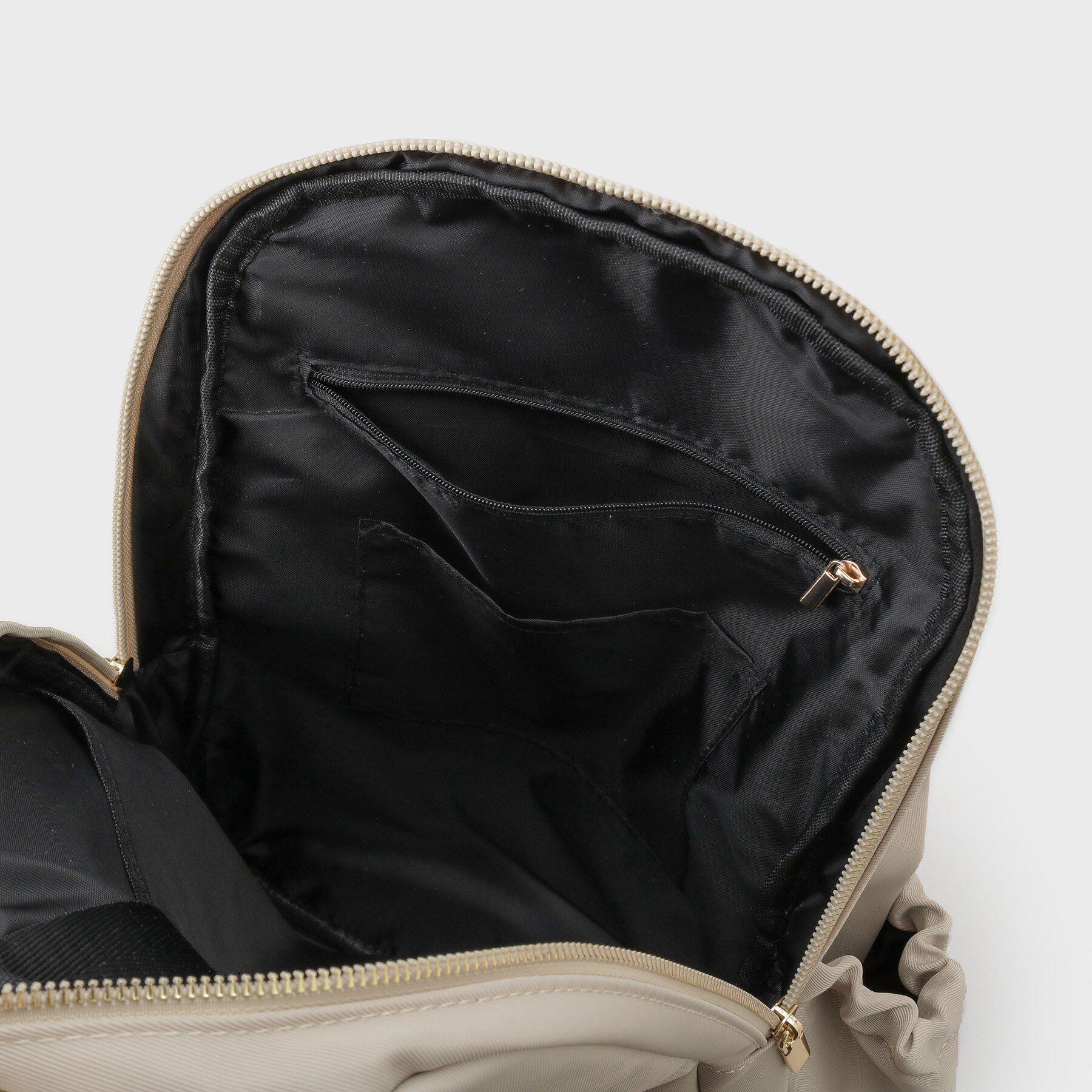 OPAQUE.CLIP「【撥水加工/多ポケット/A4サイズ対応】マルチファンクションツイルリュックサック」|リュック|