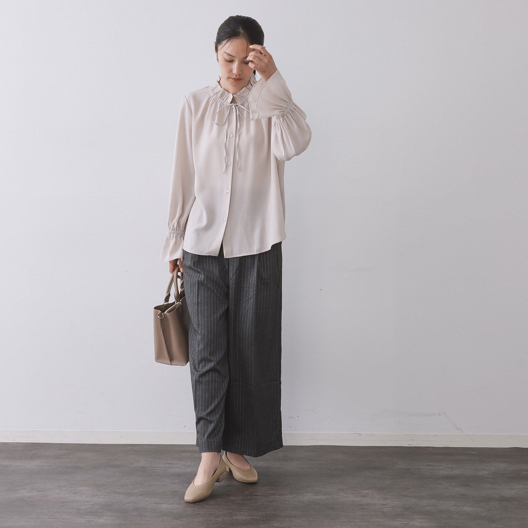 OPAQUE.CLIP「【抗菌防臭加工/生活防水】メタルパーツVフラットパンプス」|パンプス|