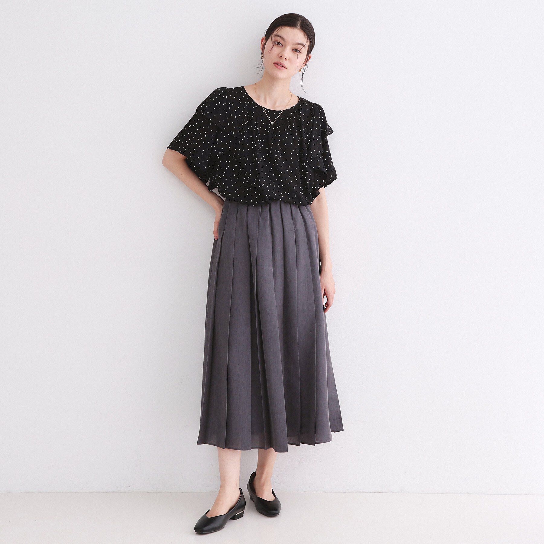 OPAQUE.CLIP「ランダムドットフリルブラウス【洗濯機洗い可】」|シャツ・ブラウス|