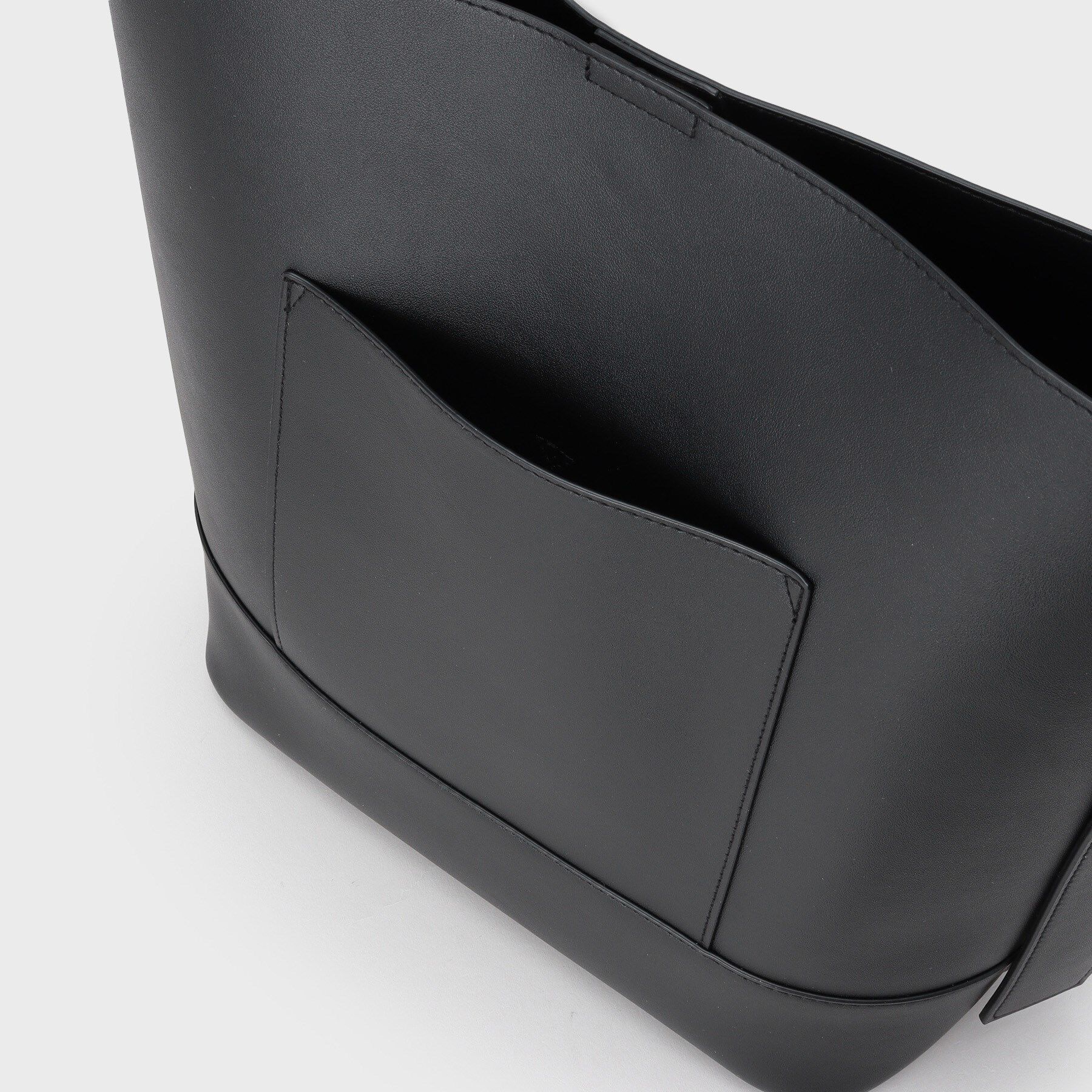 OPAQUE.CLIP「【軽量/A4サイズ対応/通勤対応】スムース合皮ワンショルダーバッグ」|ショルダー・メッセンジャー|