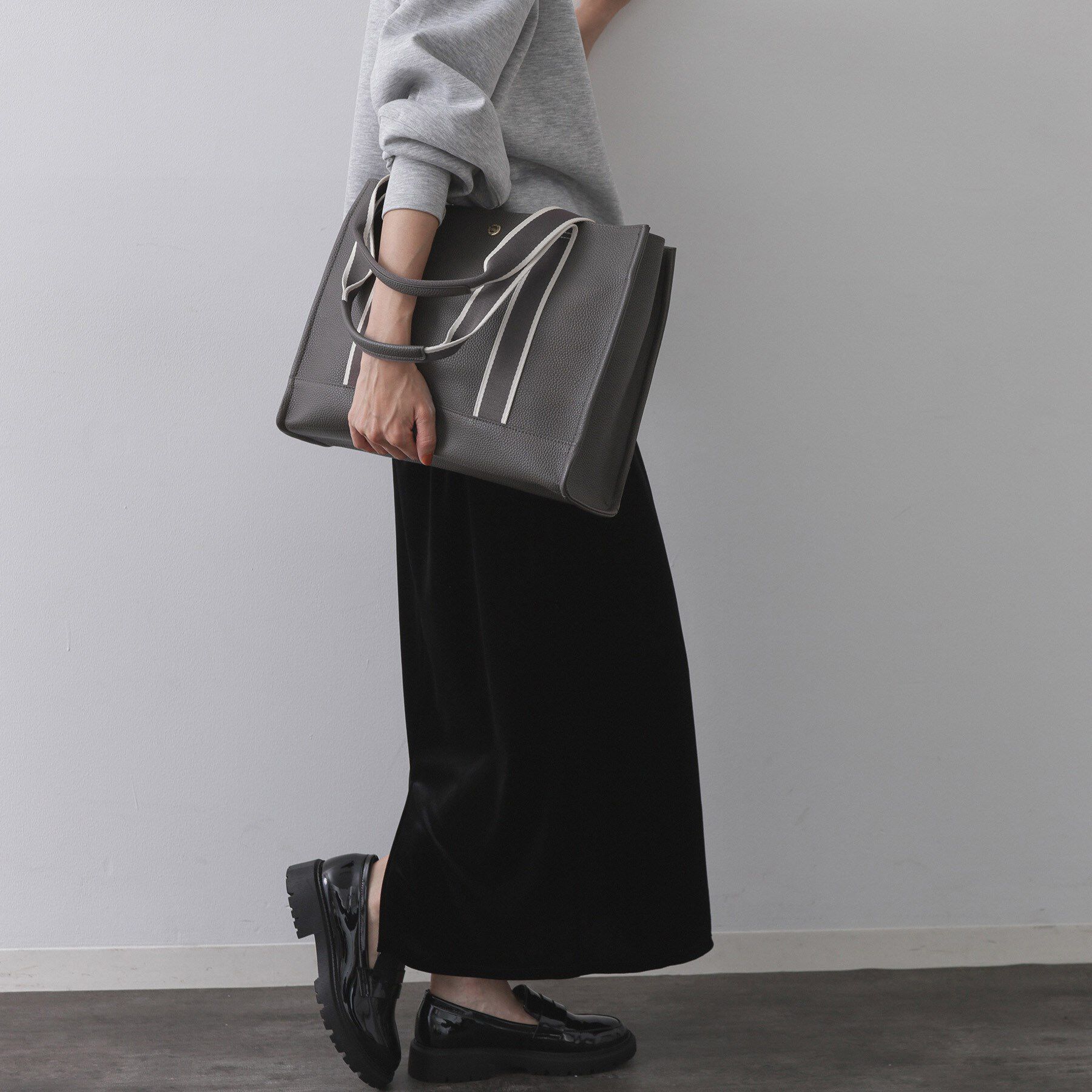 OPAQUE.CLIP「【3層仕様/A4サイズ対応】ラインテープスクエアトートバッグ」|トートバッグ|