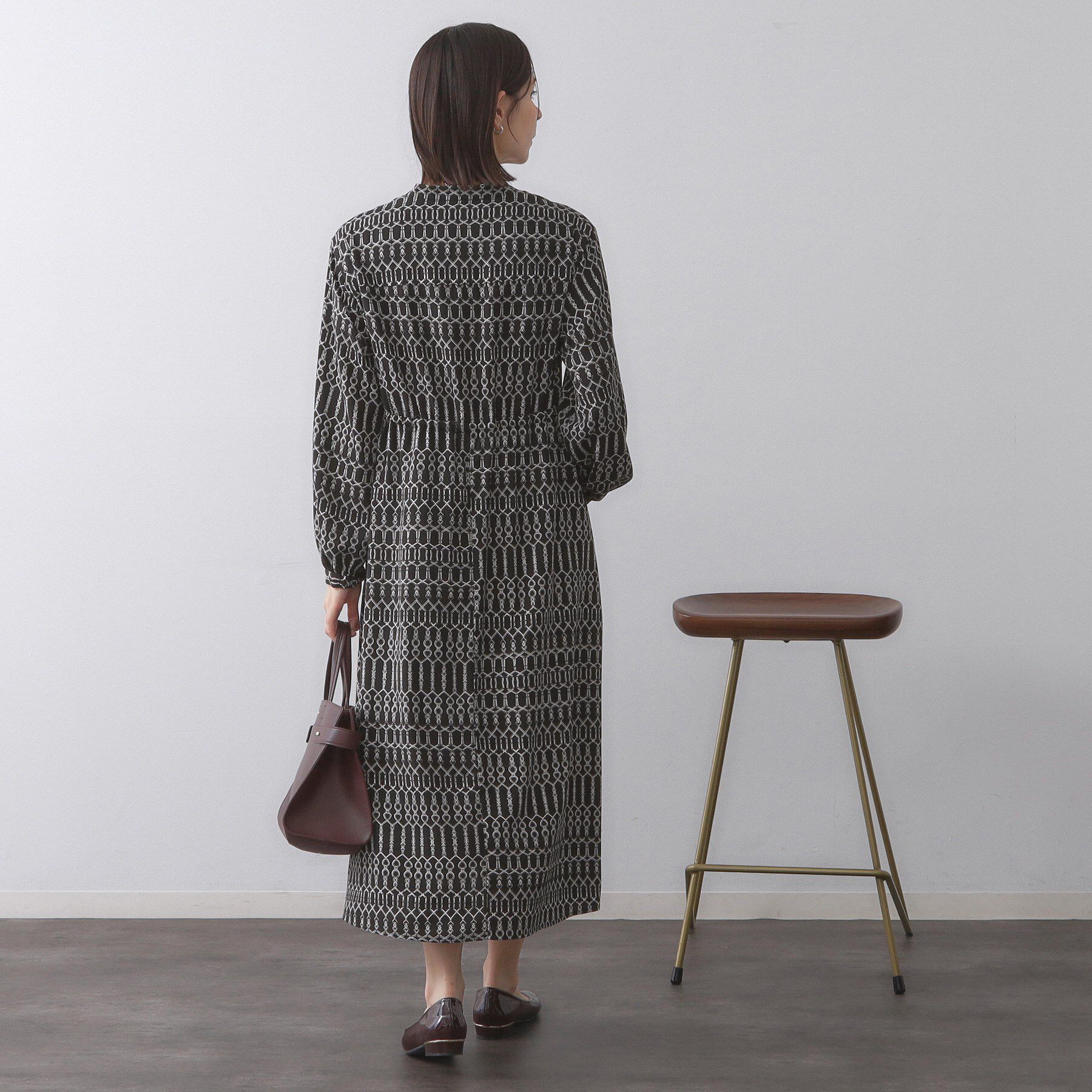 OPAQUE.CLIP「チェーンプリントフィット＆フレアワンピース【洗濯機洗い可〉」|ワンピース|