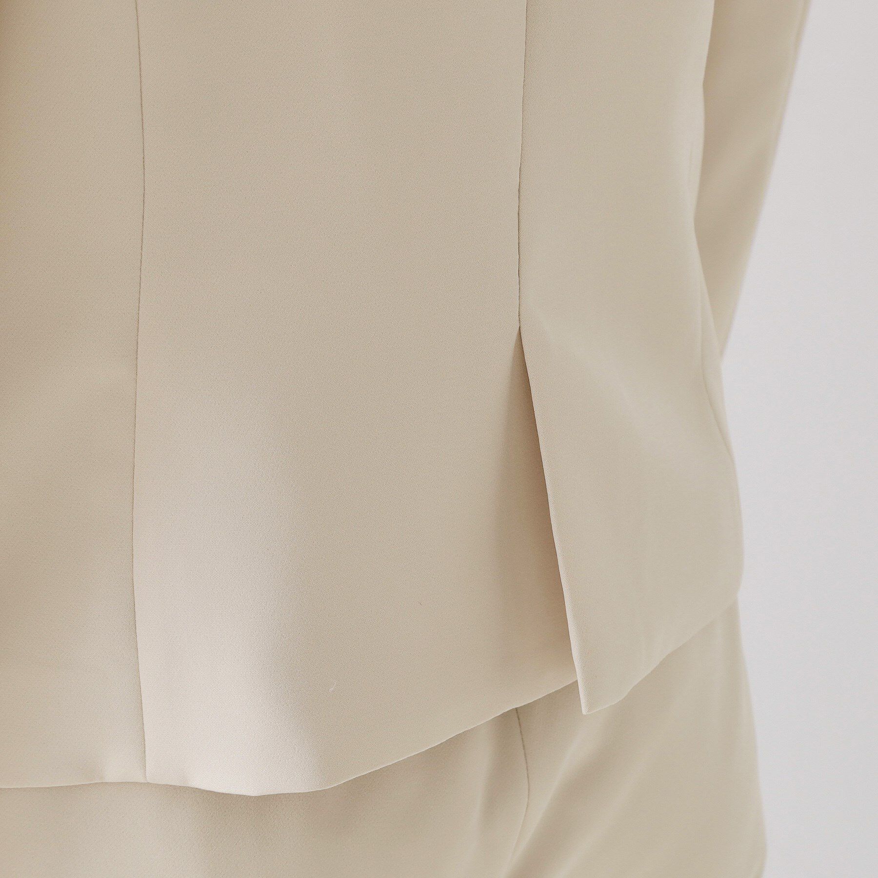 OPAQUE.CLIP「《通勤/セットアップ対応》 パイピングVネックジャケット【洗濯機OK】」|ノーカラージャケット|