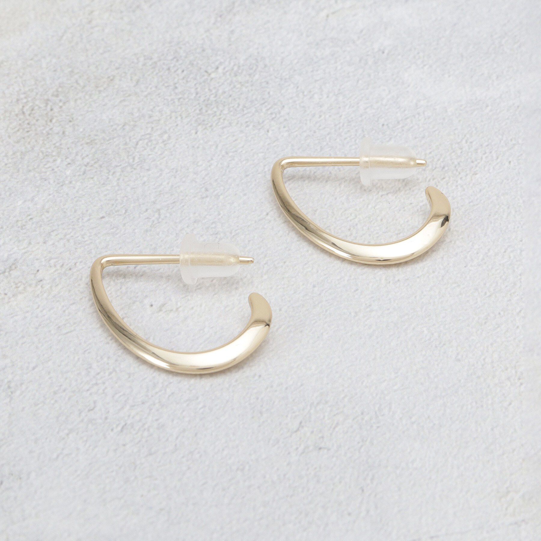 OPAQUE.CLIP「メタルドロップデザインフープピアス」|ピアス|ゴールド(007)