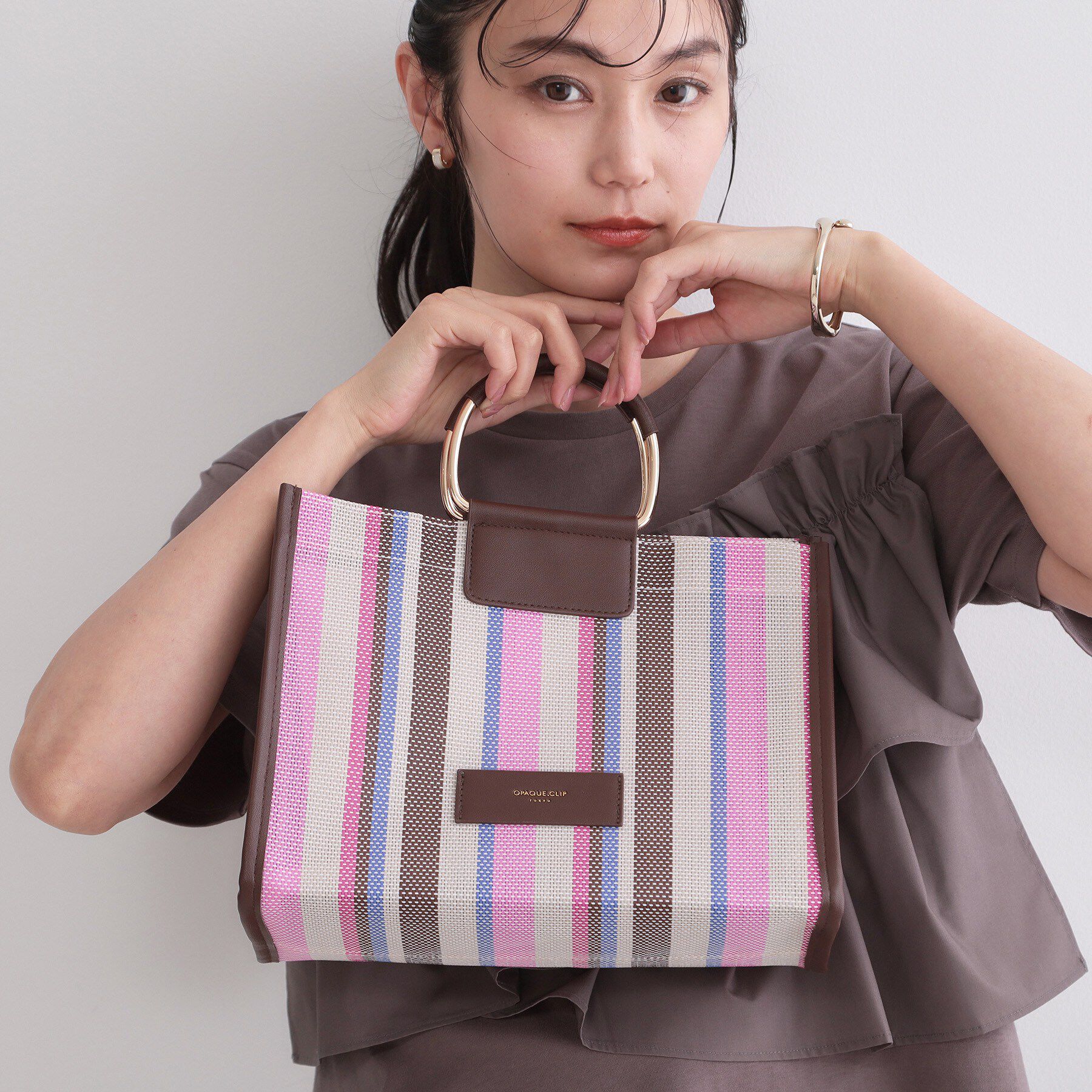 OPAQUE.CLIP「デザインハンドルマルチストライプミドルトート」|トートバッグ|ブラウン(044)