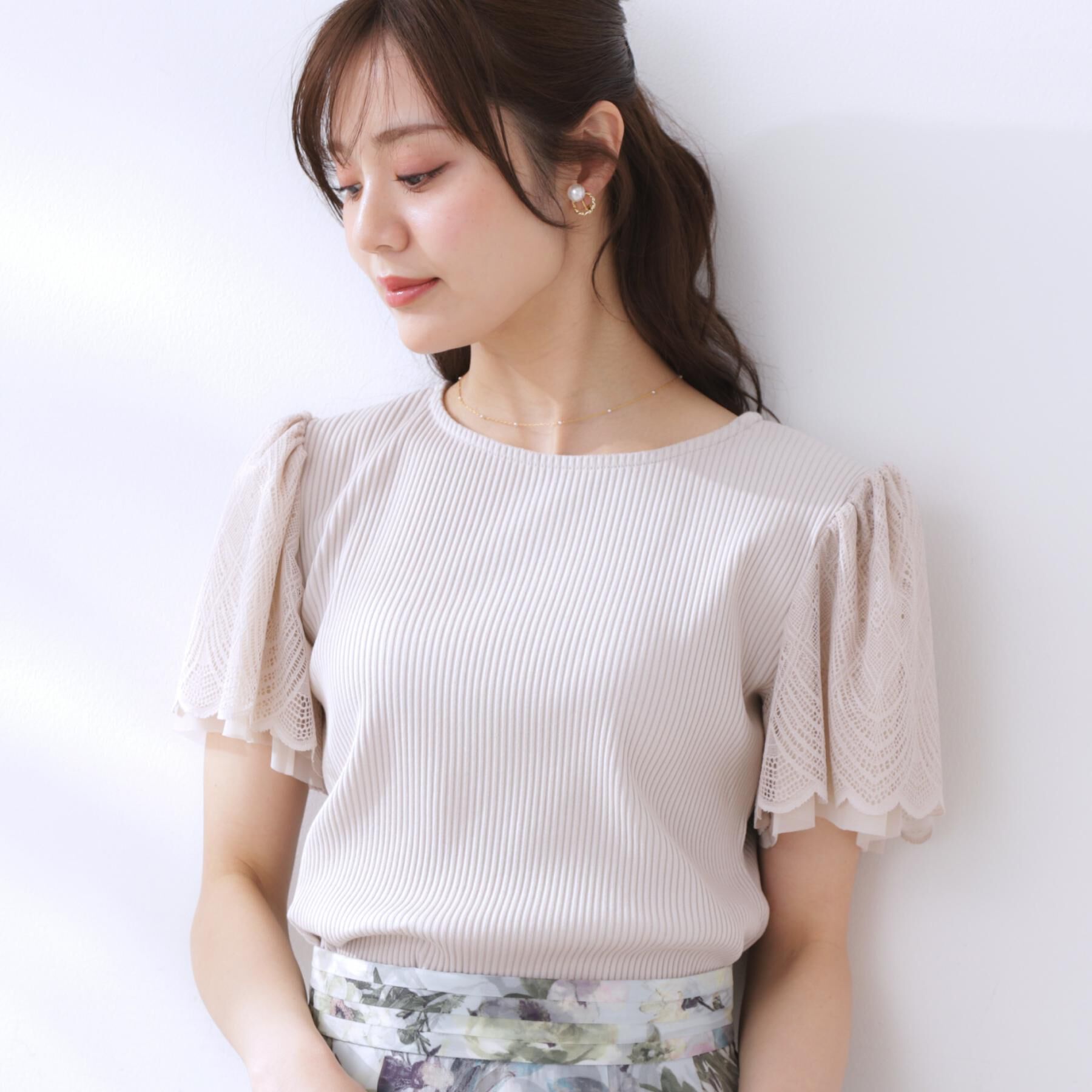 Couture broach「【二の腕カバー・通勤】レース袖テレコトップス」|Tシャツ・カットソー|ライトグレー(011