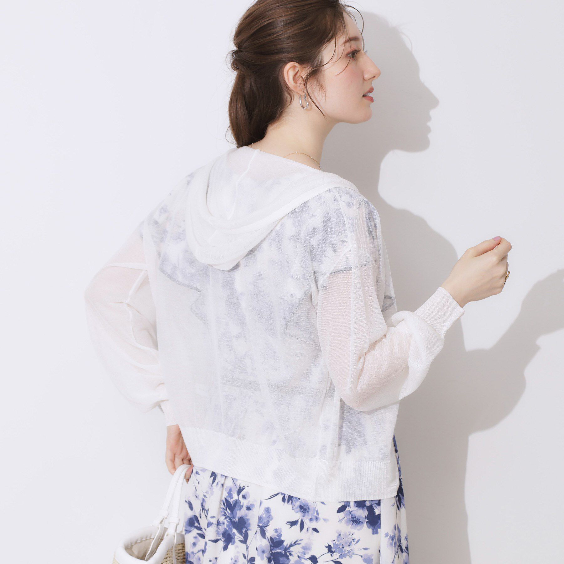 Couture broach「【上品な透け感・大人カジュアル】シアージップアップフーディー」|パーカー|