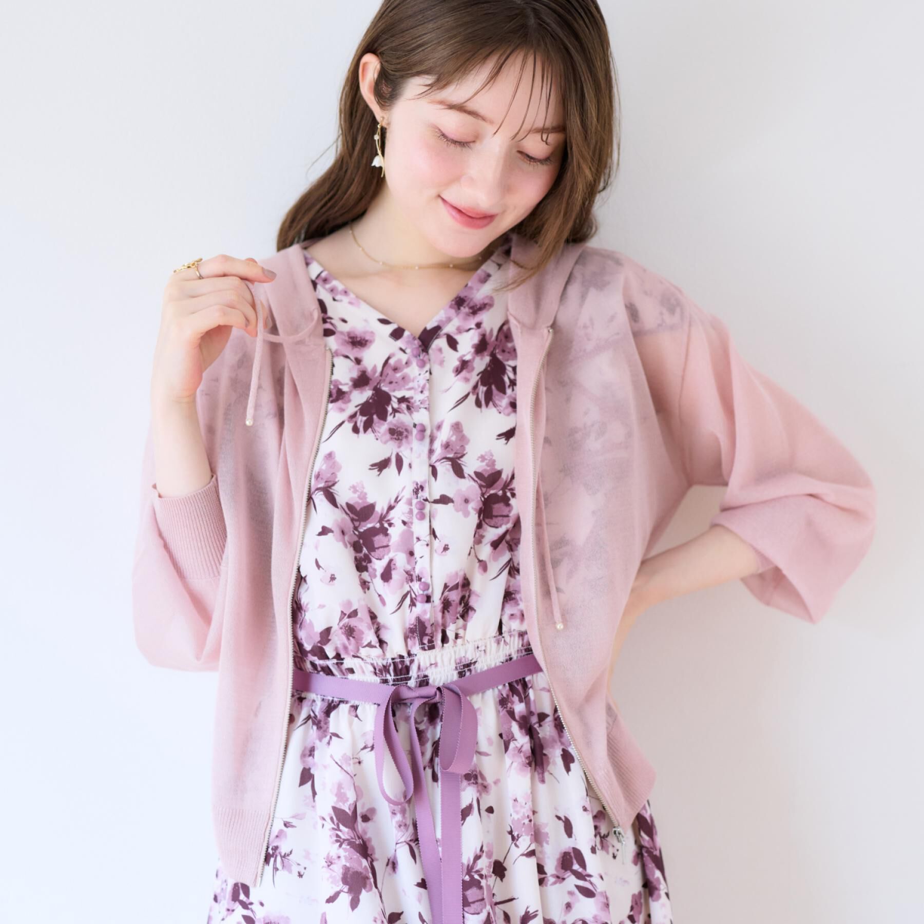 Couture broach「【上品な透け感・大人カジュアル】シアージップアップフーディー」|パーカー|ライトピンク(070