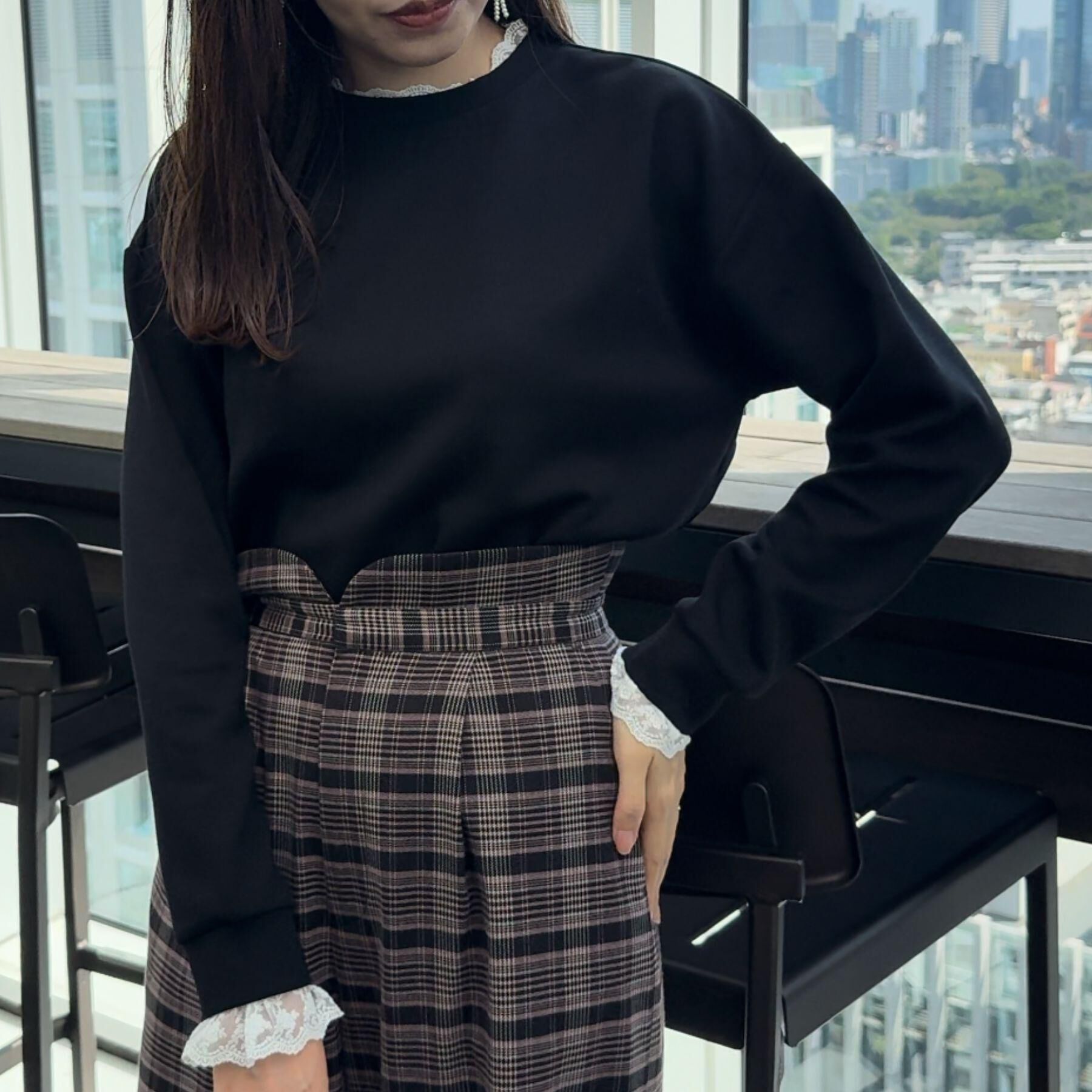 Couture broach「【大人可愛い・きれいめ】フリルデザインダンボールプルオーバー」|Tシャツ・カットソー|