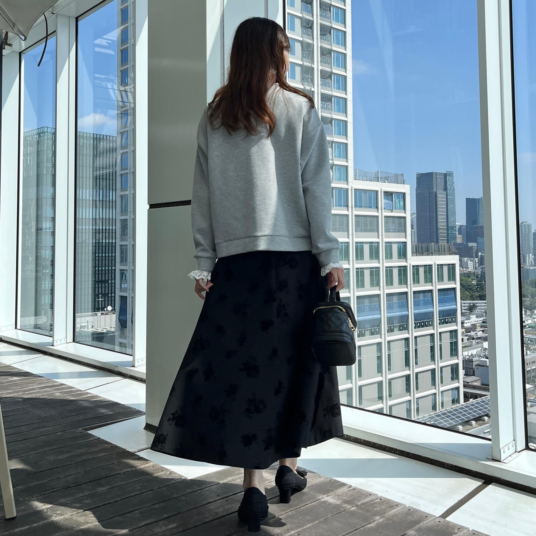 Couture broach「【大人可愛い・きれいめ】フリルデザインダンボールプルオーバー」|Tシャツ・カットソー|