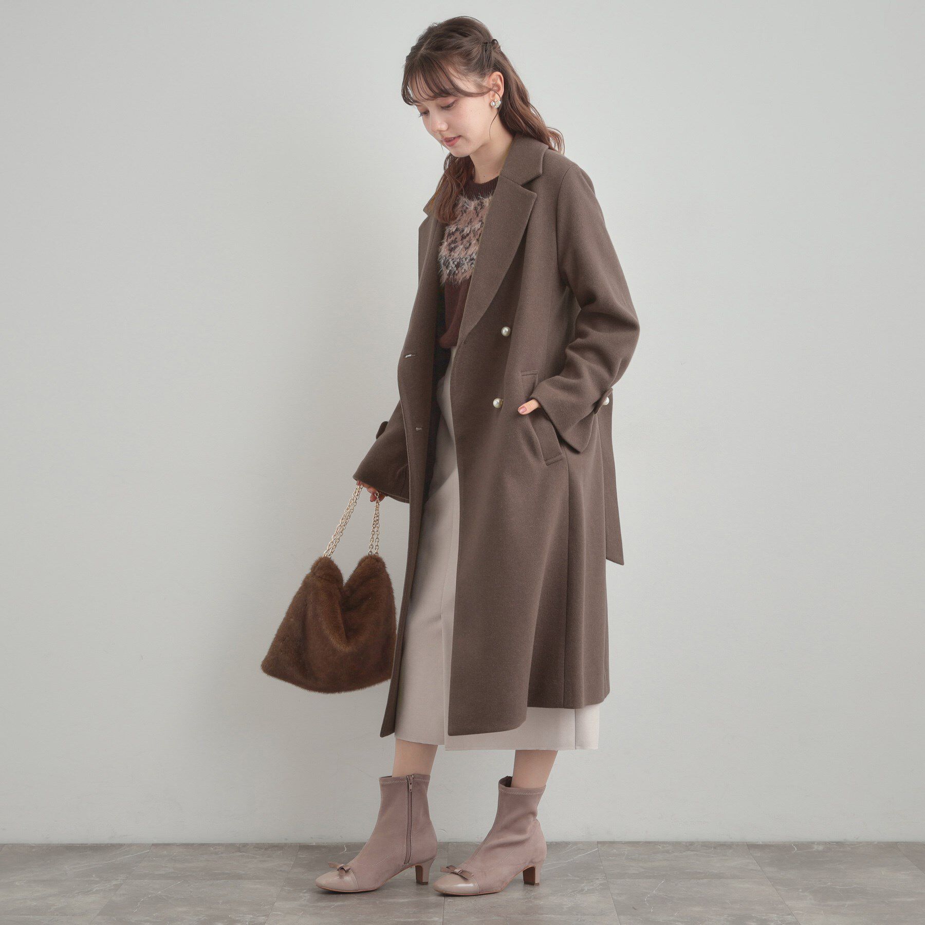 Couture broach「【大人上品・ベルト付き】パール調釦チェスターコート」|チェスターコート|