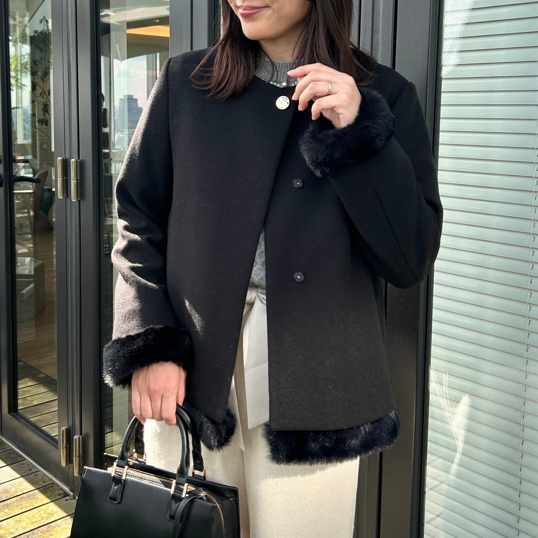 Couture broach「【大人レディ・フェイクファー取り外し可能】ケープ風ショートコート」|ノーカラーコート|