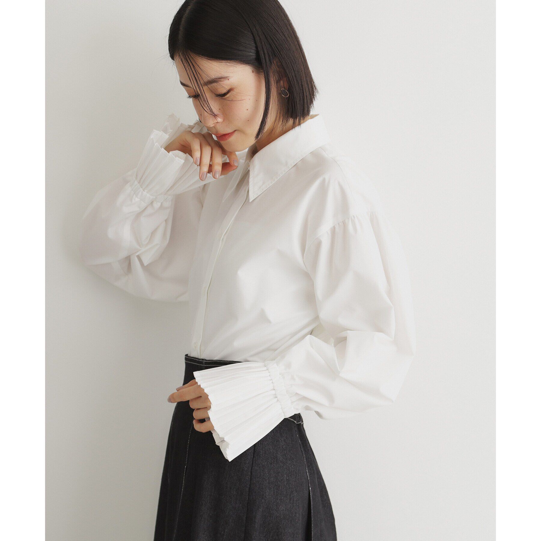 THE SHOP TK「【ONOFF活躍/セレモニー/通勤】袖プリーツバックシャーリングシャツ/洗える」|シャツ・ブラウス|