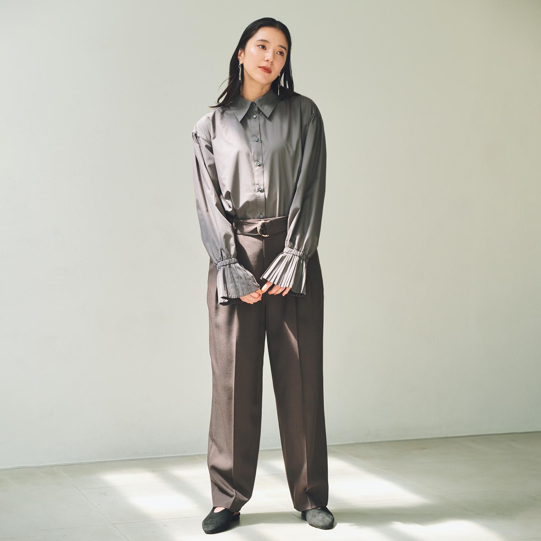 THE SHOP TK「袖プリーツ&バックシャーリングシャツ【体型カバー/洗える】」|シャツ・ブラウス|