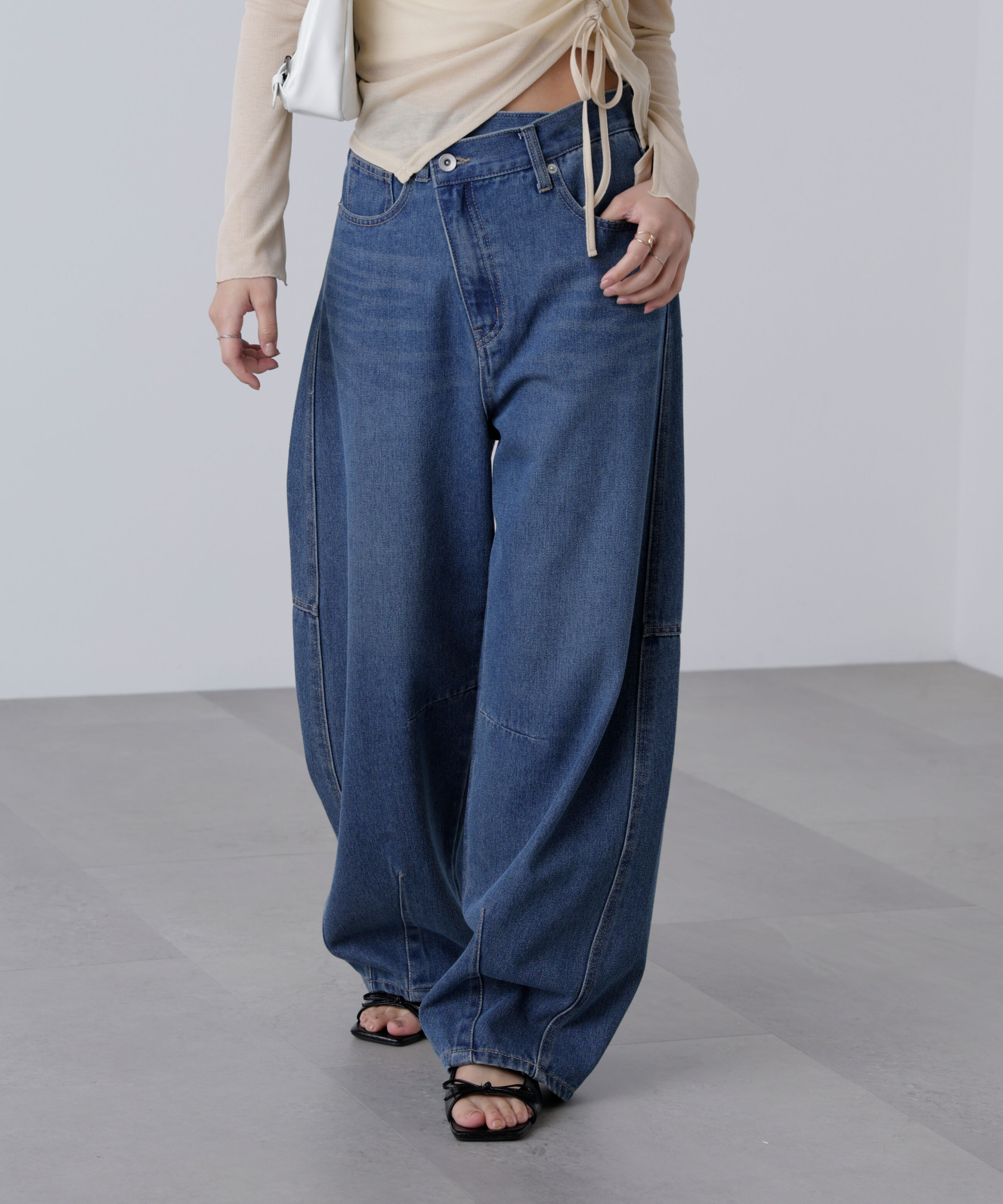  「[低身長サイズ/Sシリーズ]アシメベルトコクーンデニムパンツ」|その他|ライトインデ 1