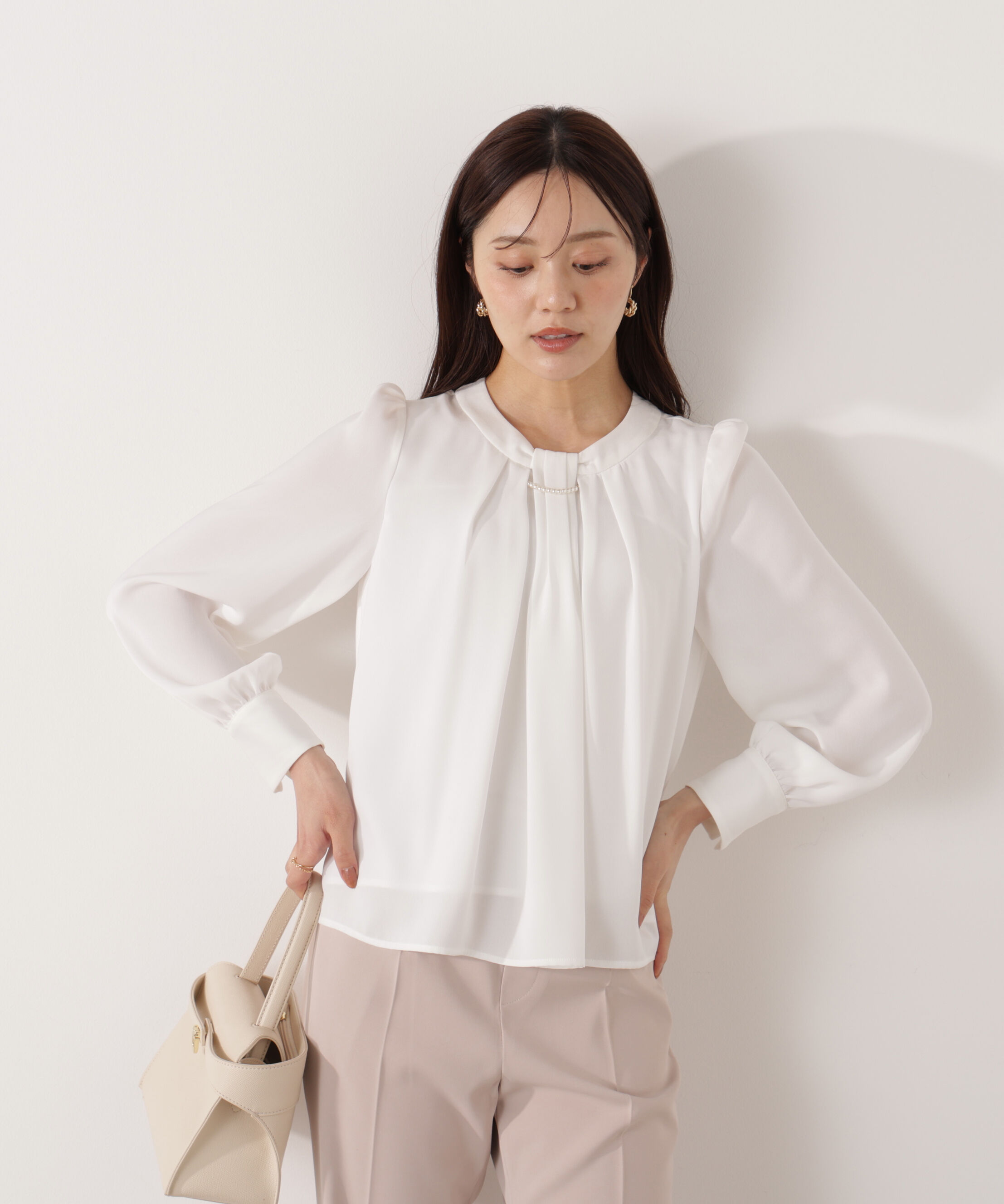 PROPORTION BODY DRESSING「パール付きベーシックブラウス 26SS」|シャツ・ブラウス|