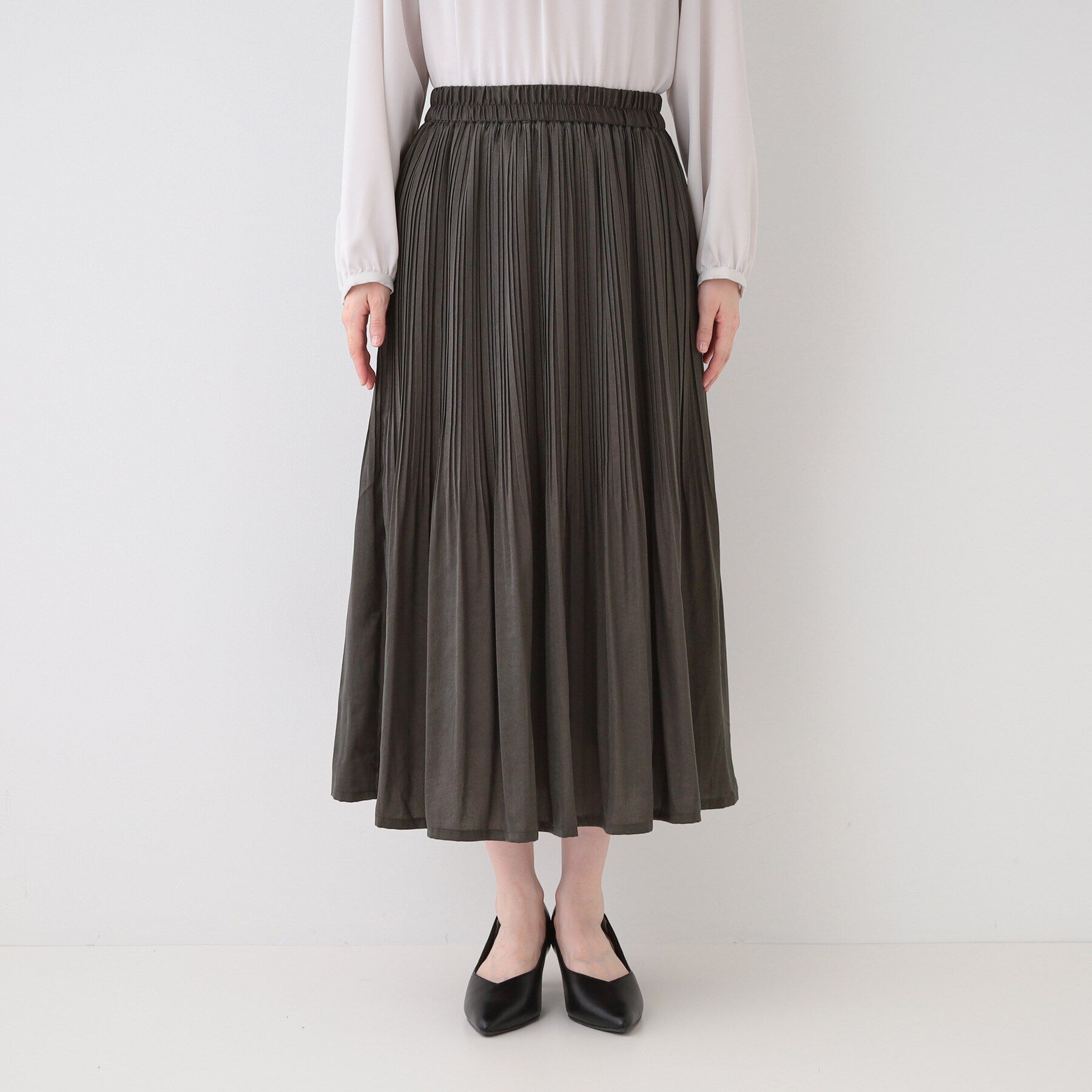 SHOO･LA･RUE「【セレモニーにも】ひらりと揺れる上品シルエット サテンプリーツスカート」|スカート|