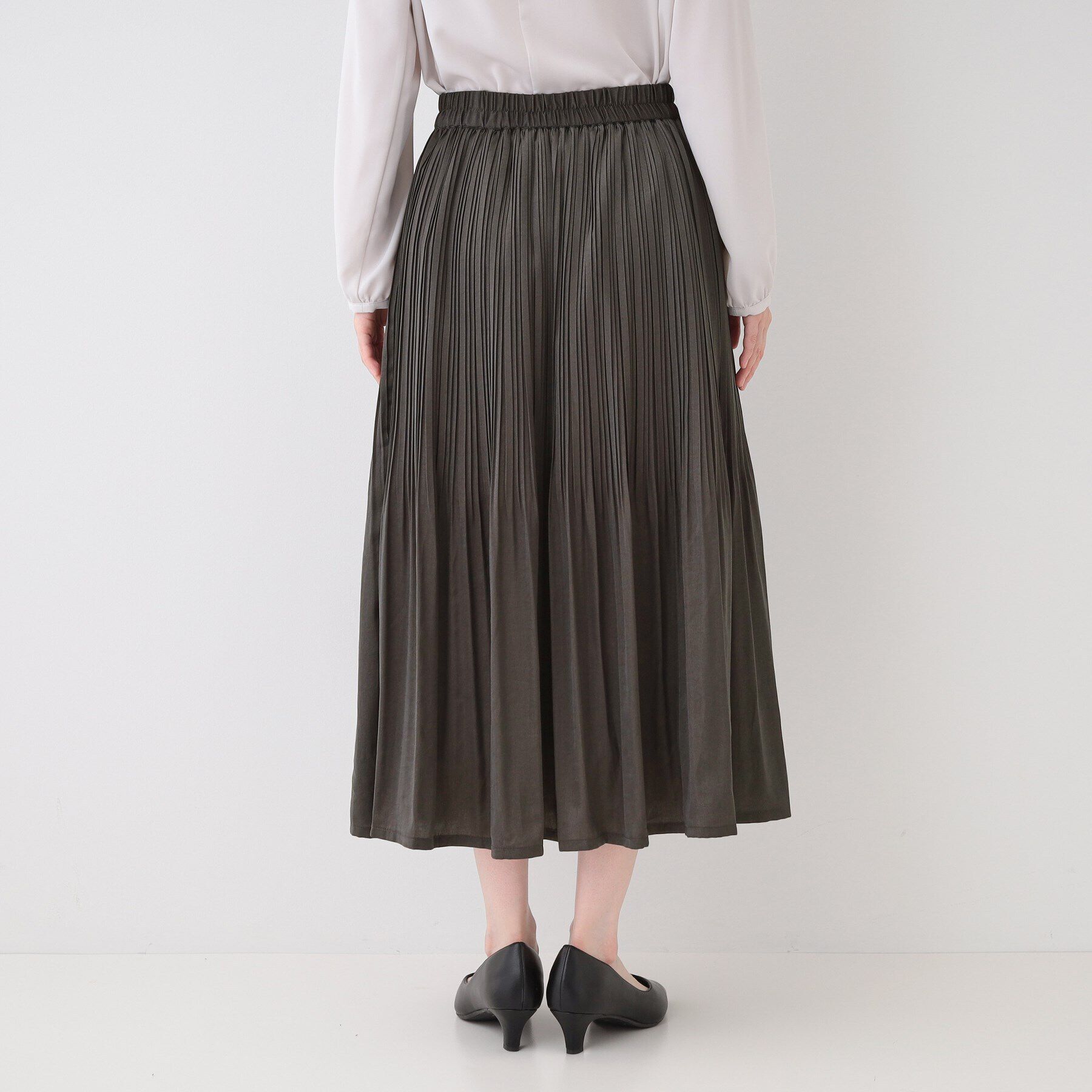 SHOO･LA･RUE「【セレモニーにも】ひらりと揺れる上品シルエット サテンプリーツスカート」|スカート|