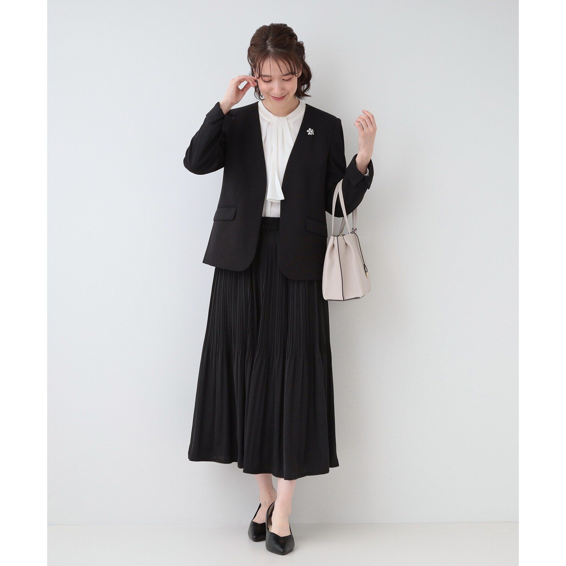 SHOO･LA･RUE「【セレモニーにも】ひらりと揺れる上品シルエット サテンプリーツスカート」|スカート|