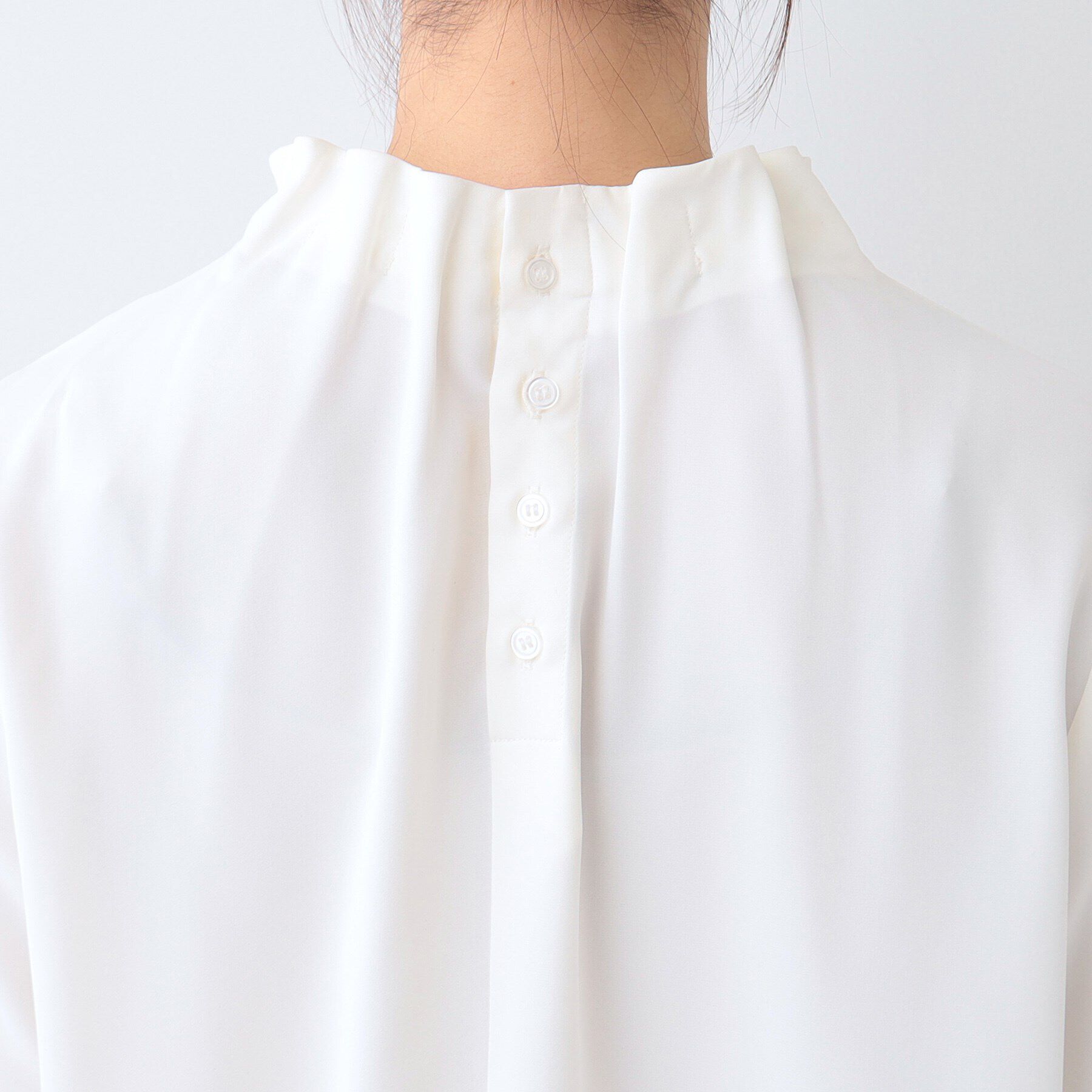 SHOO･LA･RUE「【S-3L/洗える/セレモニー】さらり軽やか フリルスタンドカラーブラウス」|シャツ・ブラウス|