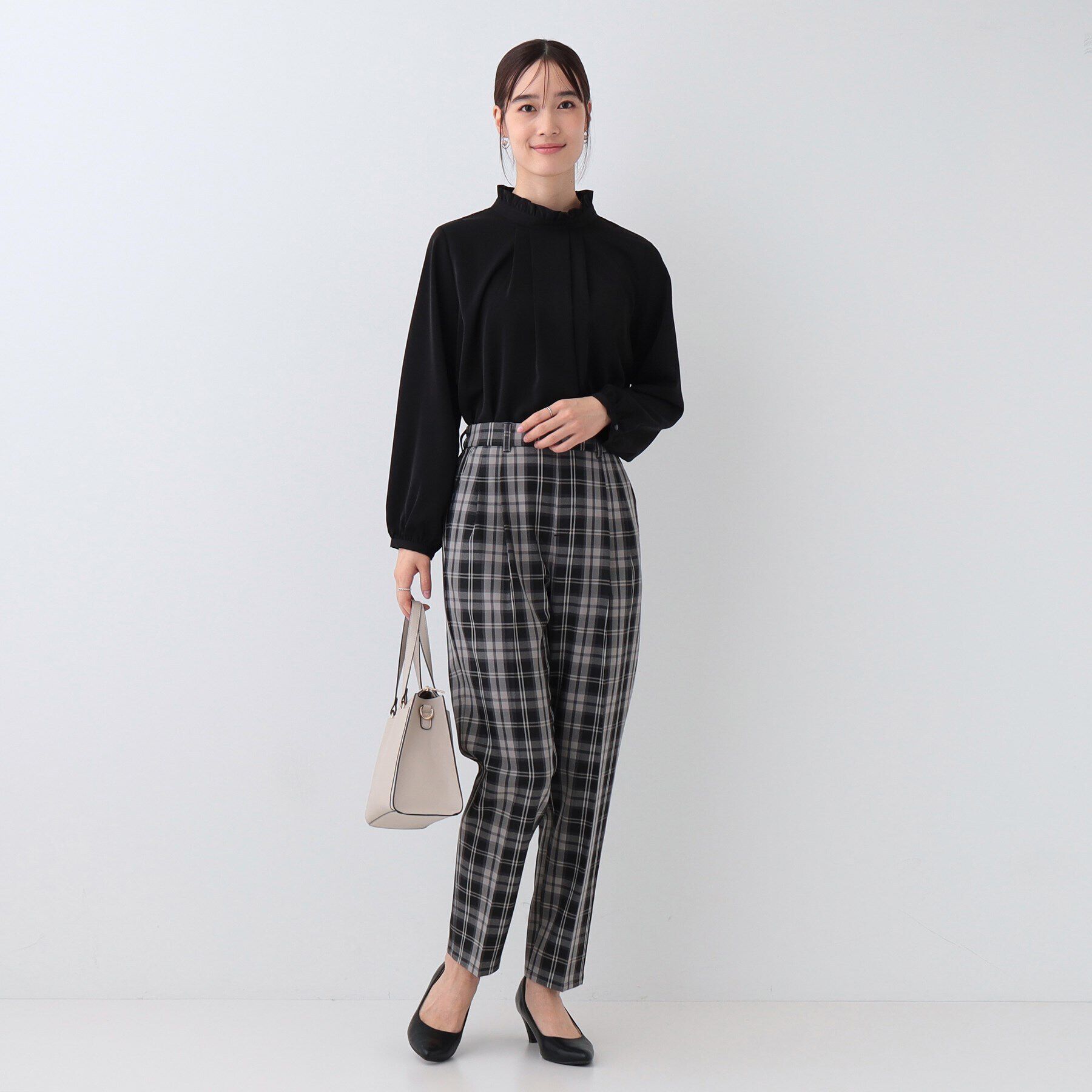 SHOO･LA･RUE「【S-3L/洗える/セレモニー】さらり軽やか スタンドカラー フリルブラウス」|シャツ・ブラウス|