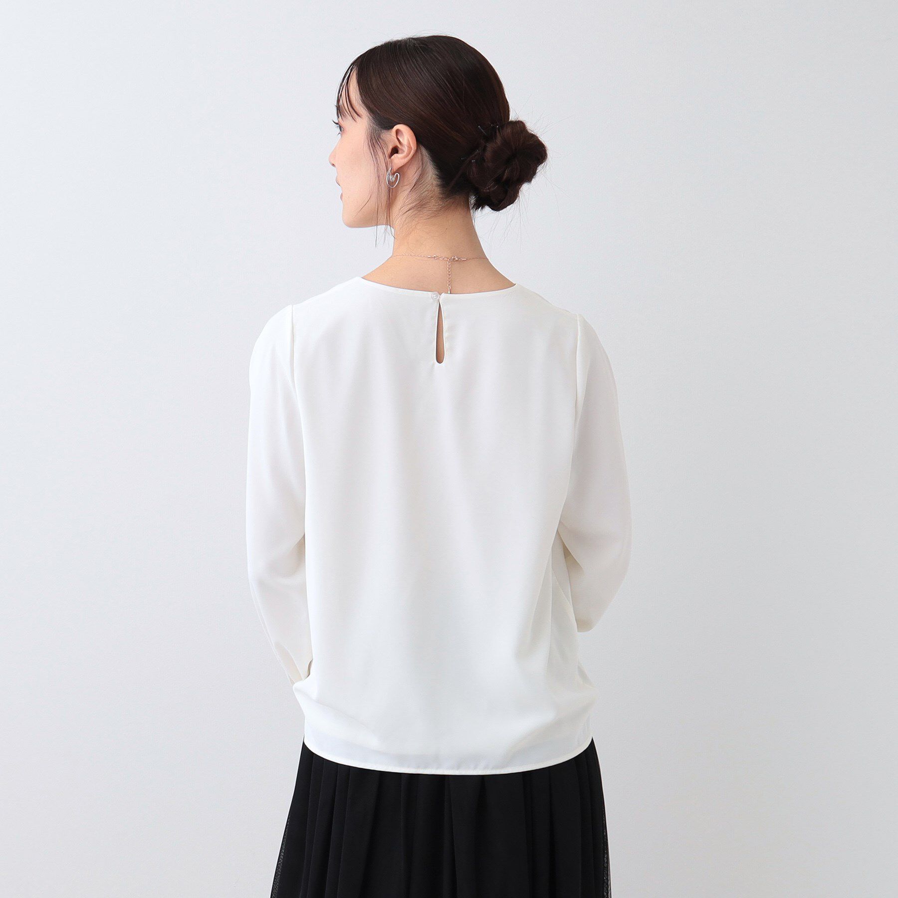 SHOO･LA･RUE「【通勤/セレモニー】さらり軽やか インせず決まる 裾タックブラウス」|シャツ・ブラウス|