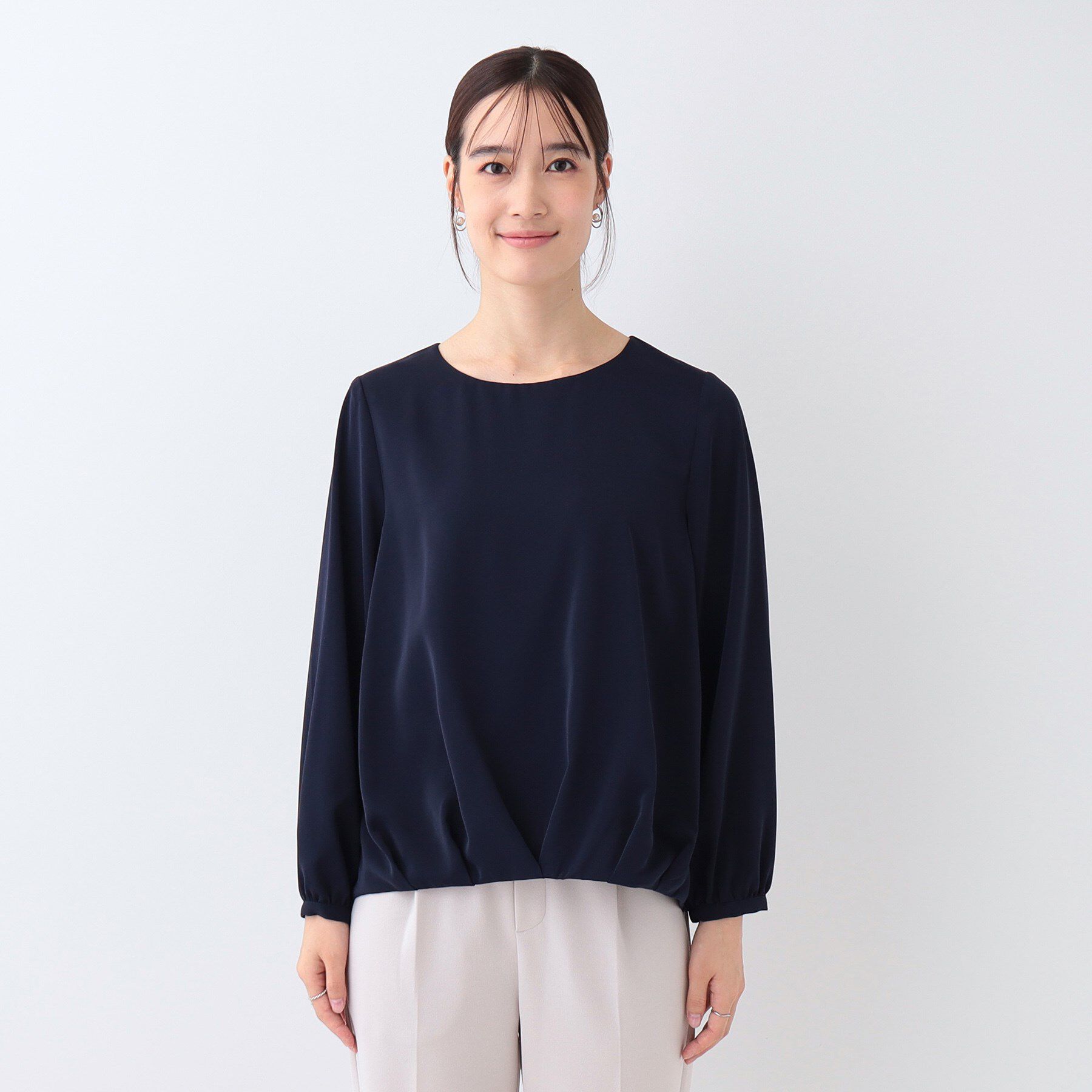 SHOO･LA･RUE「【通勤/セレモニー】さらり軽やか インせず決まる 裾タックブラウス」|シャツ・ブラウス|