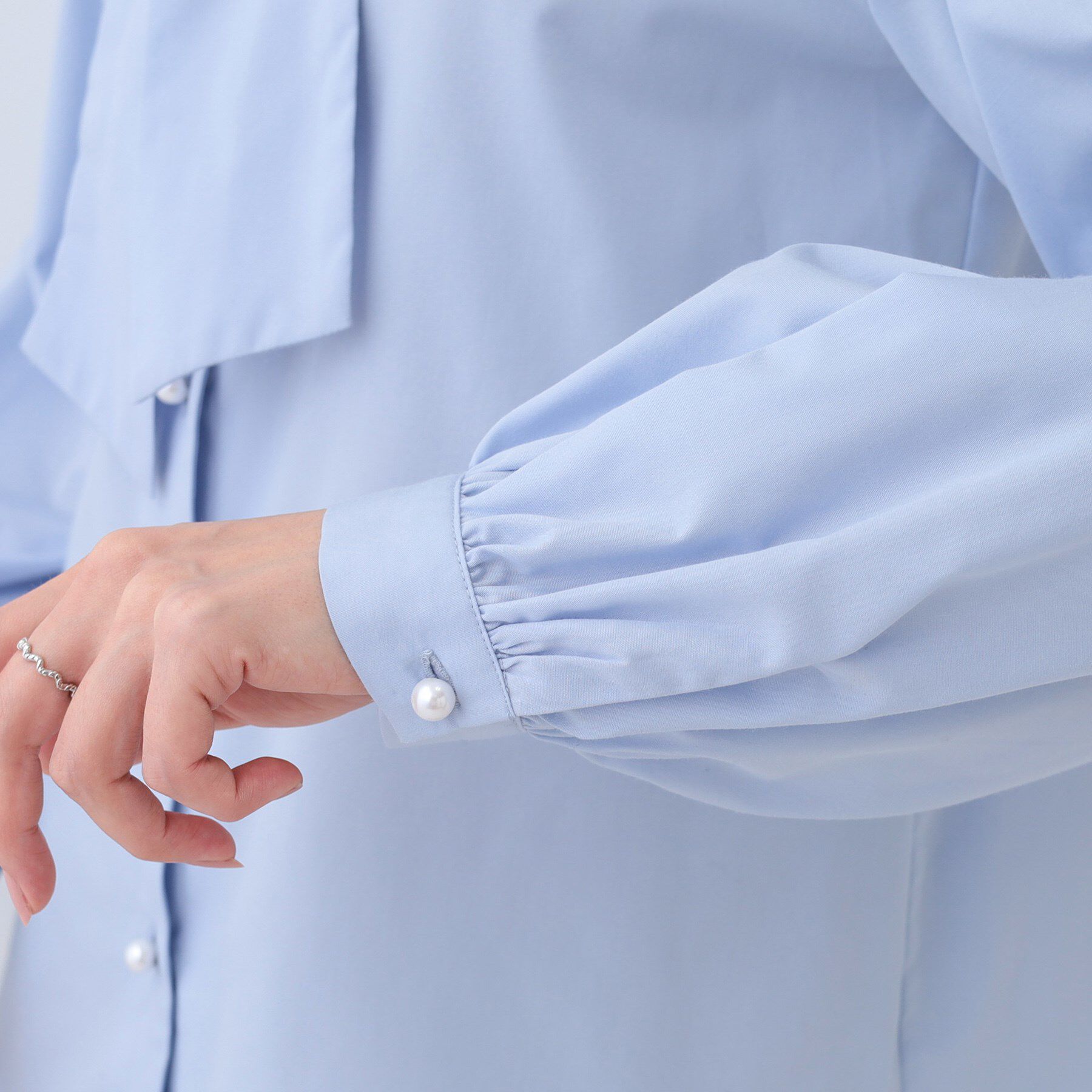 SHOO･LA･RUE「【S-LL】お顔回りを華やかに リボンタイブラウス」|シャツ・ブラウス|