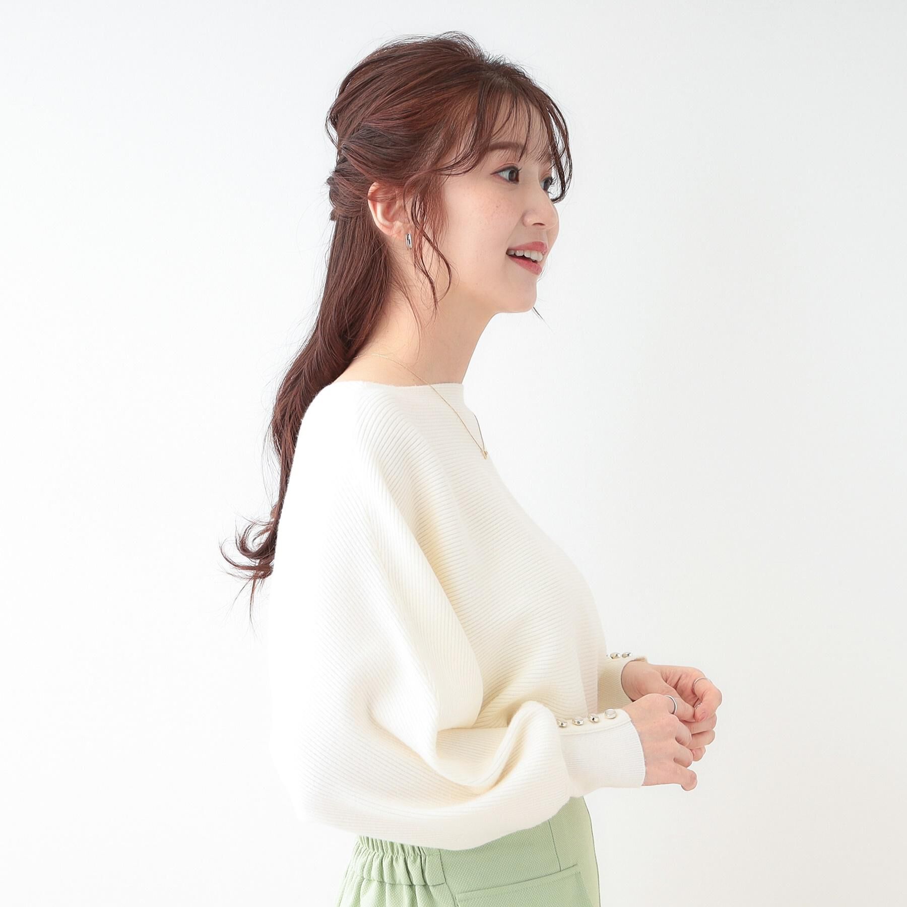 SHOO･LA･RUE「【洗える】大人の上品コーデに お袖ビジュー釦付きリブドルマンニット」|ニット・セーター|