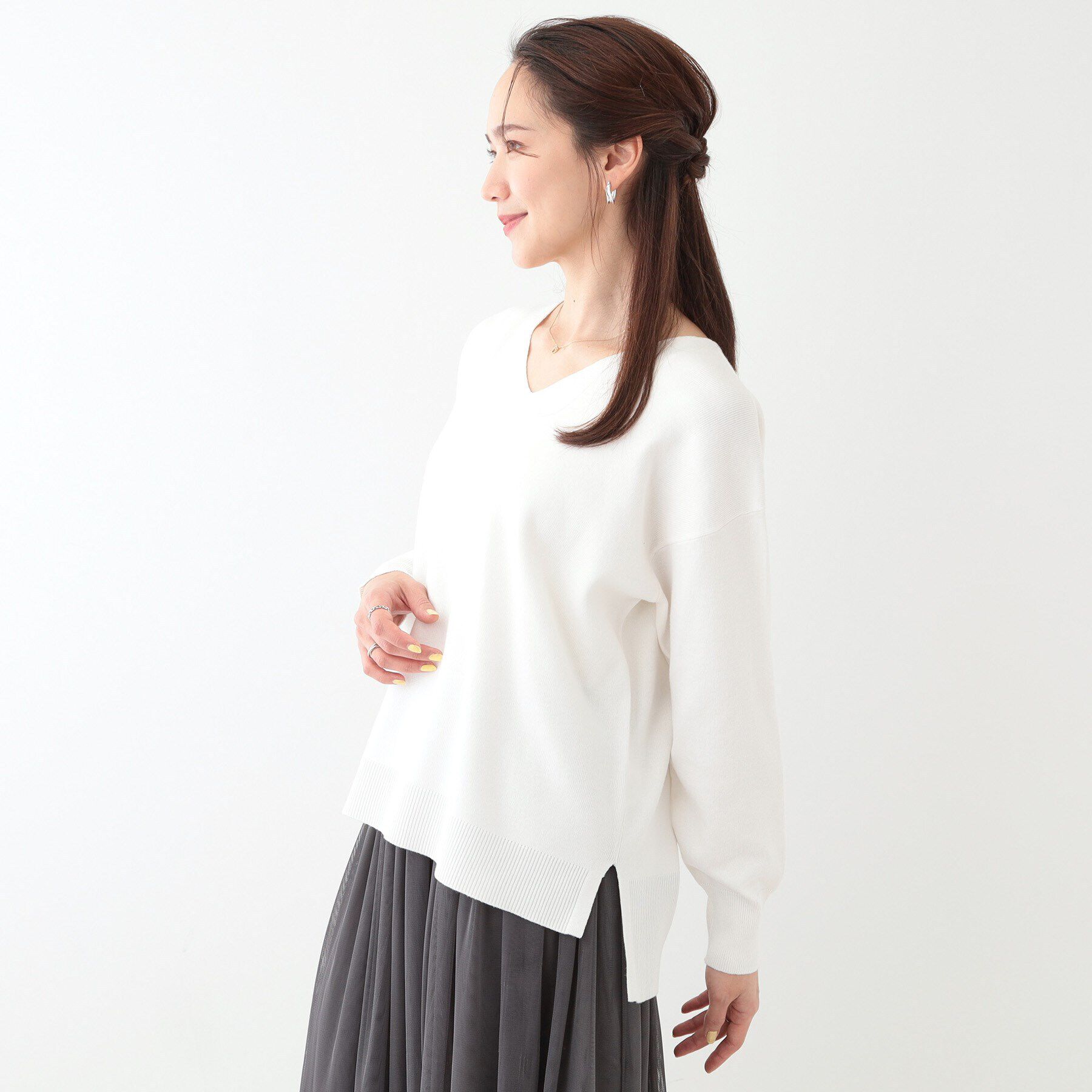 SHOO･LA･RUE「【洗える/S-LL】お顔周りすっきり 優しい肌触りのVネックニット」|ニット・セーター|