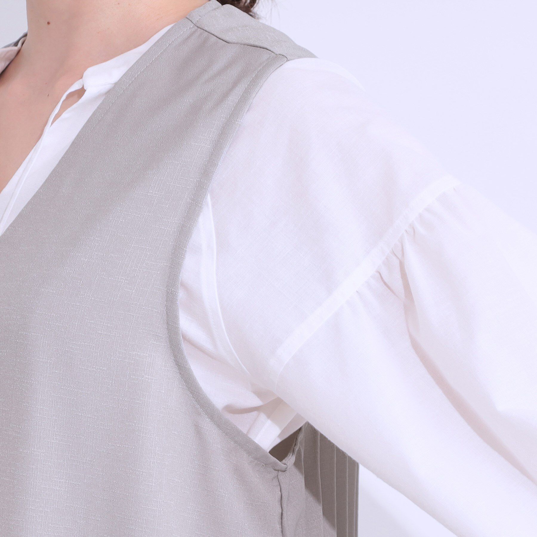 SHOO･LA･RUE「【S-LL/体型カバー】後ろ姿もきれい見え バックプリーツジレ」|ベスト・ジレ|