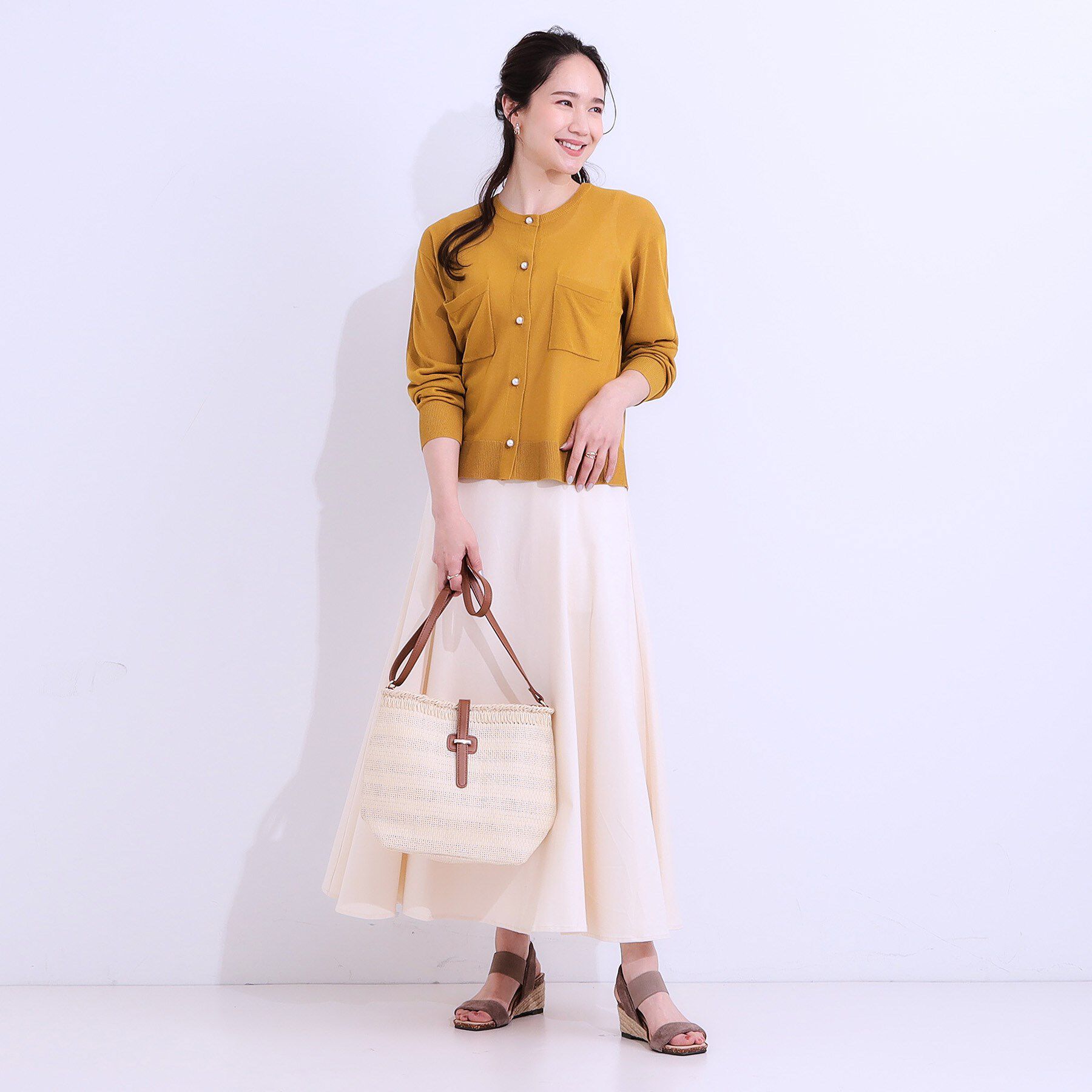 SHOO･LA･RUE「【洗える/ひんやり】パール調ボタンが目を惹く シアーニットカーディガン」|カーディガン|