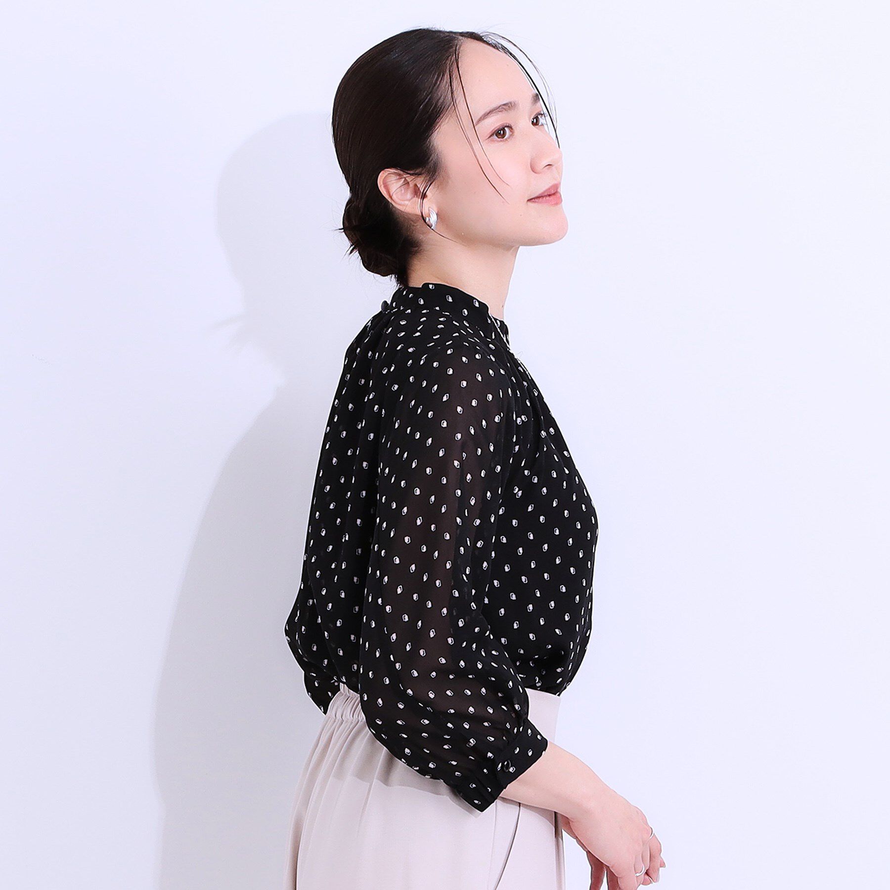 SHOO･LA･RUE「【S-LL】首元ギャザーが大人上品な シフォンブラウス」|シャツ・ブラウス|