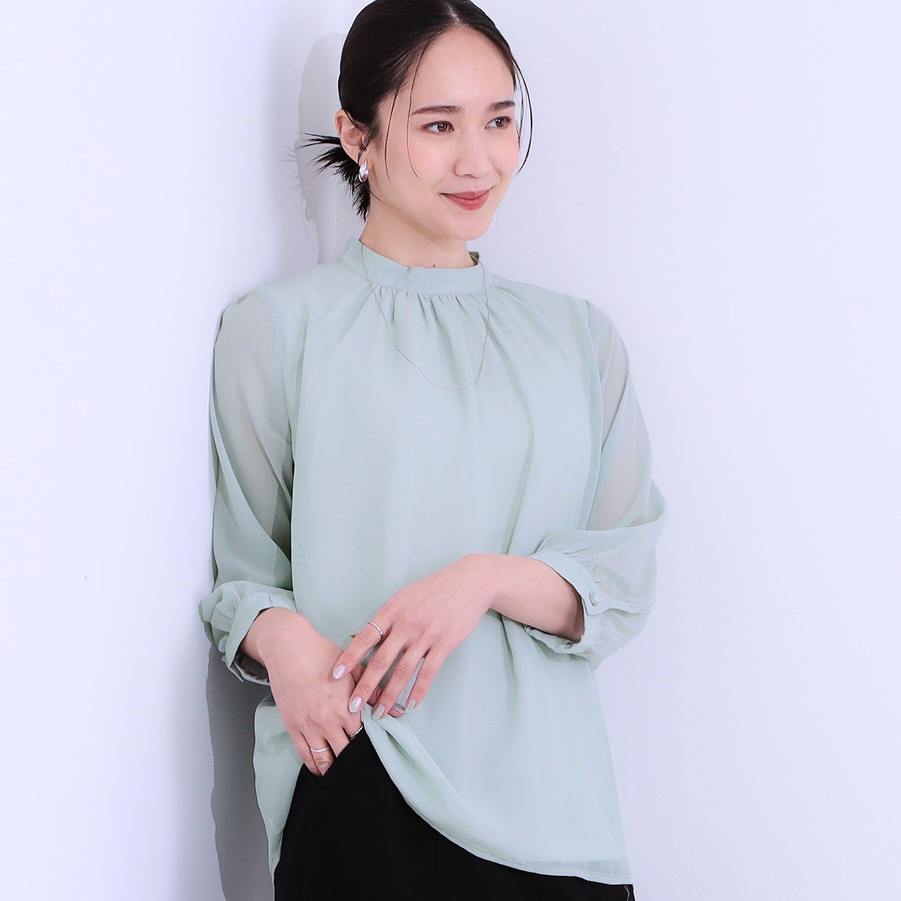 SHOO･LA･RUE「【S-LL】首元ギャザーが大人上品な シフォンブラウス」|シャツ・ブラウス|ミントグリーン(02