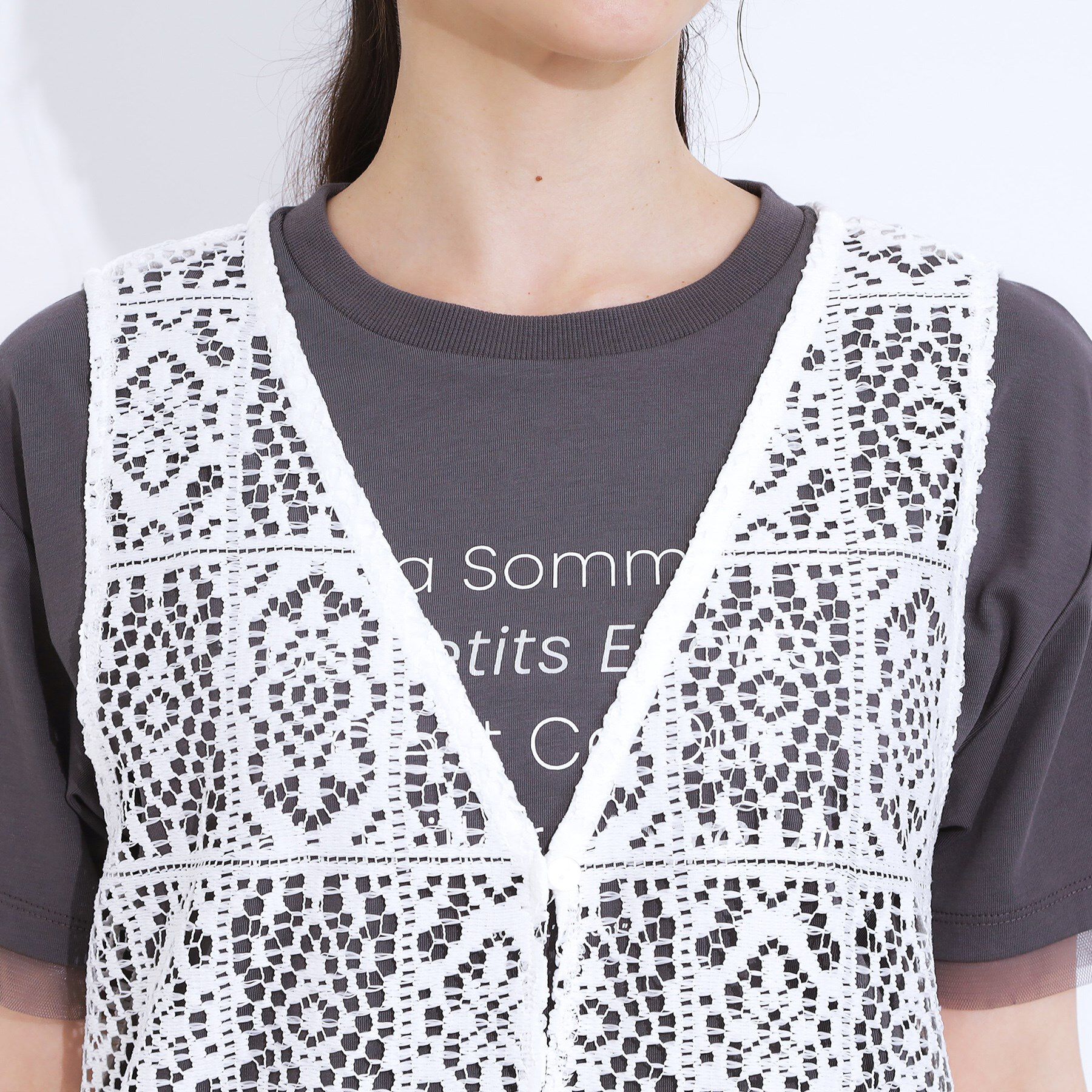 SHOO･LA･RUE「【S-LL】羽織るだけでサマ見え レース風の柄が華やかなロングジレ」|ベスト・ジレ|